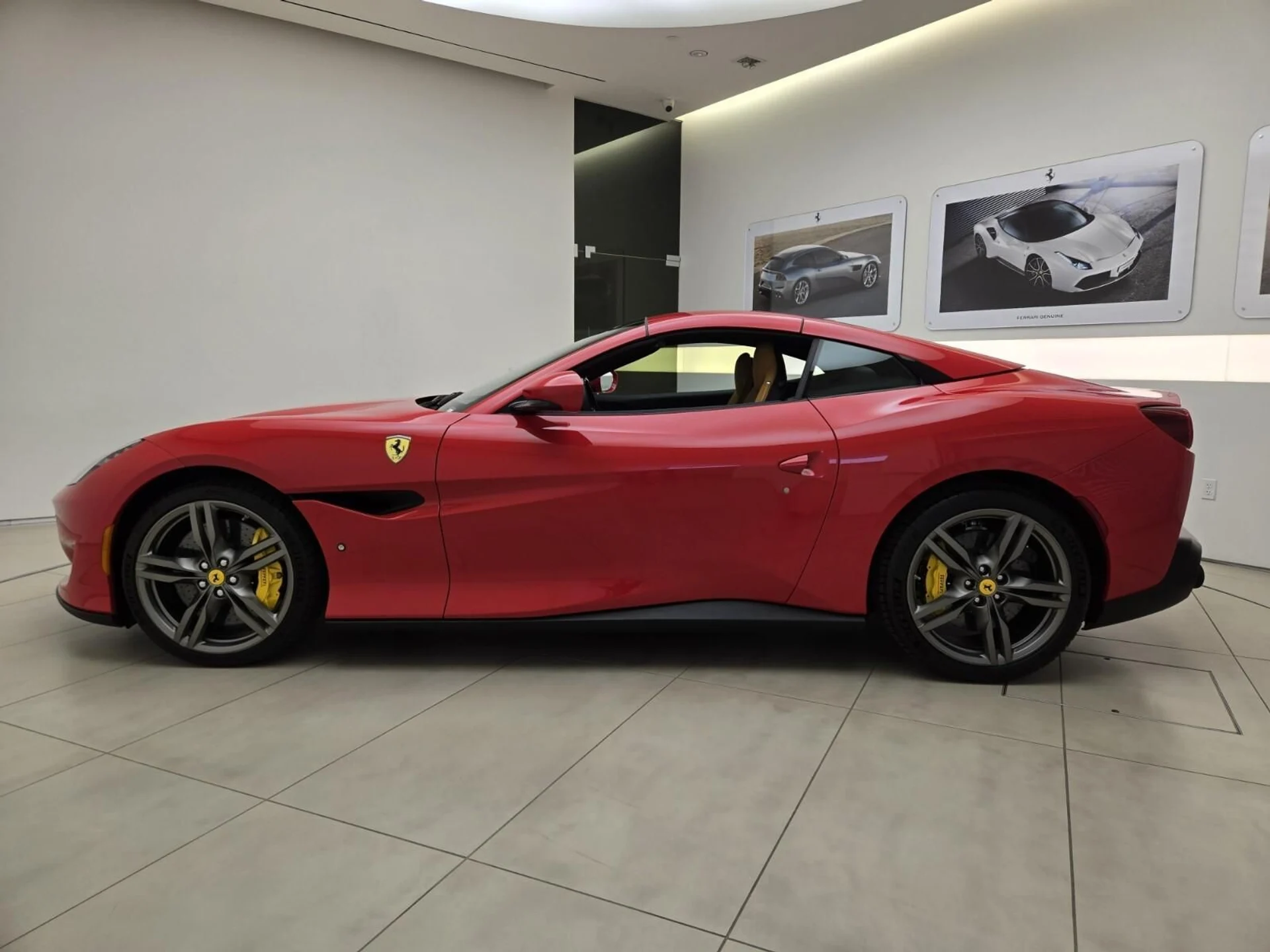 mph013_1439203653_Used_2019_Ferrari_Portofino_1753251658_6e33475d01