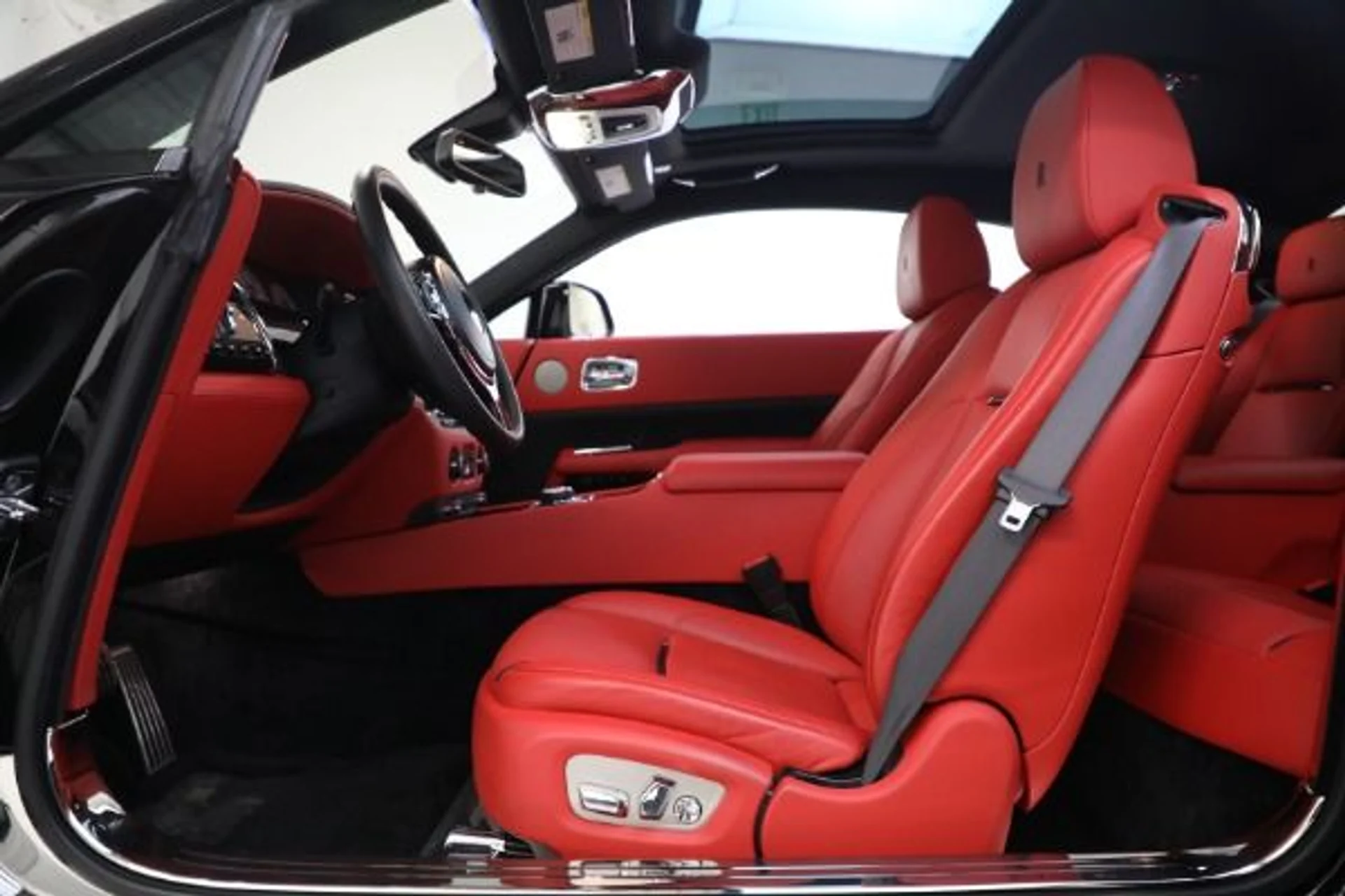 mph013_1440604596_Used_2018_Rolls_Royce_Wraith_1102282e07