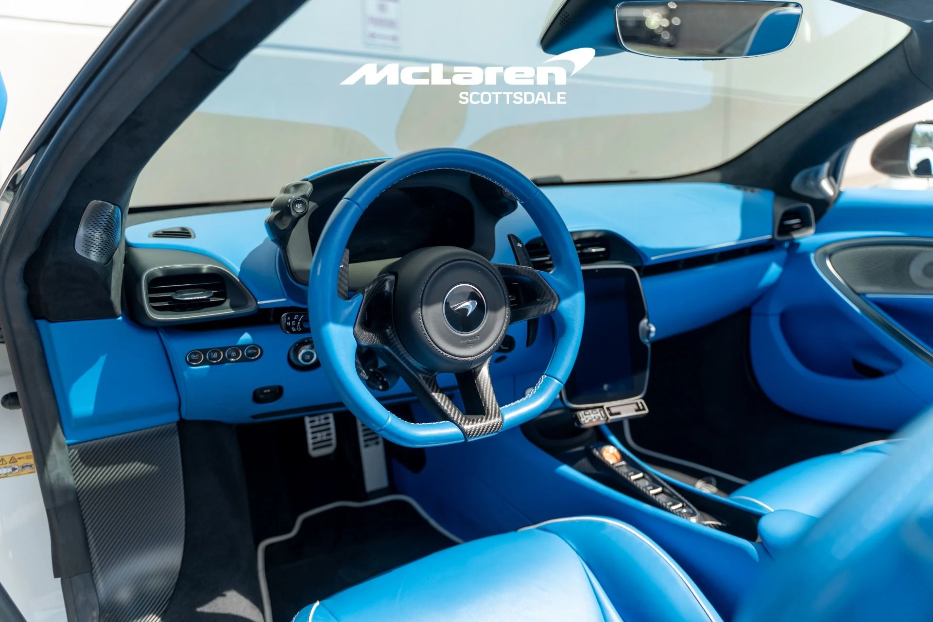 mph013_1440898494_Used_2025_MCLAREN_ARTURA_1790361452_f6e904c292