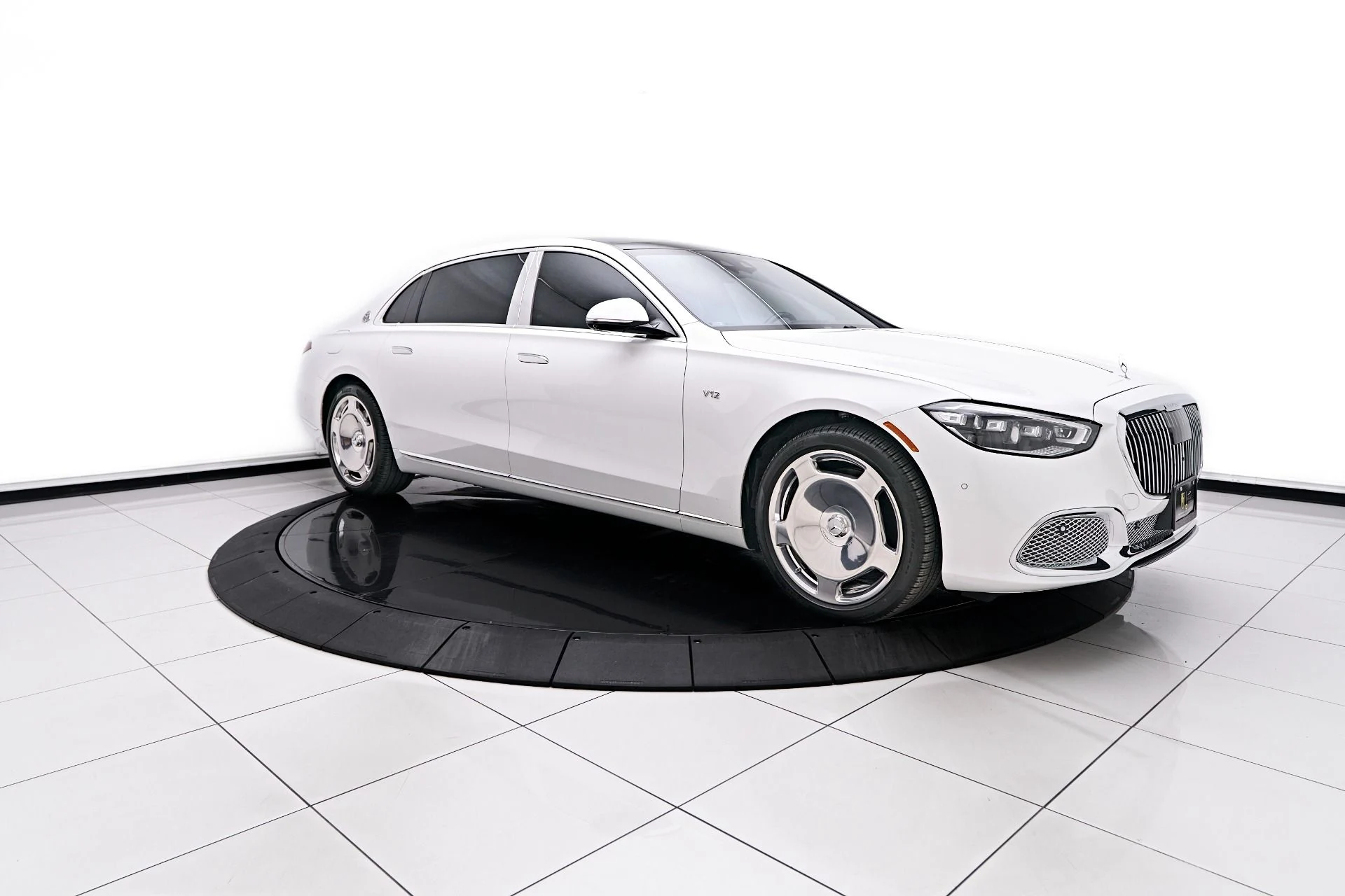 mph013_1443649964_Used_2024_Mercedes_Benz_S_Class_Maybach_S_680_1749232025_a8d73658fc