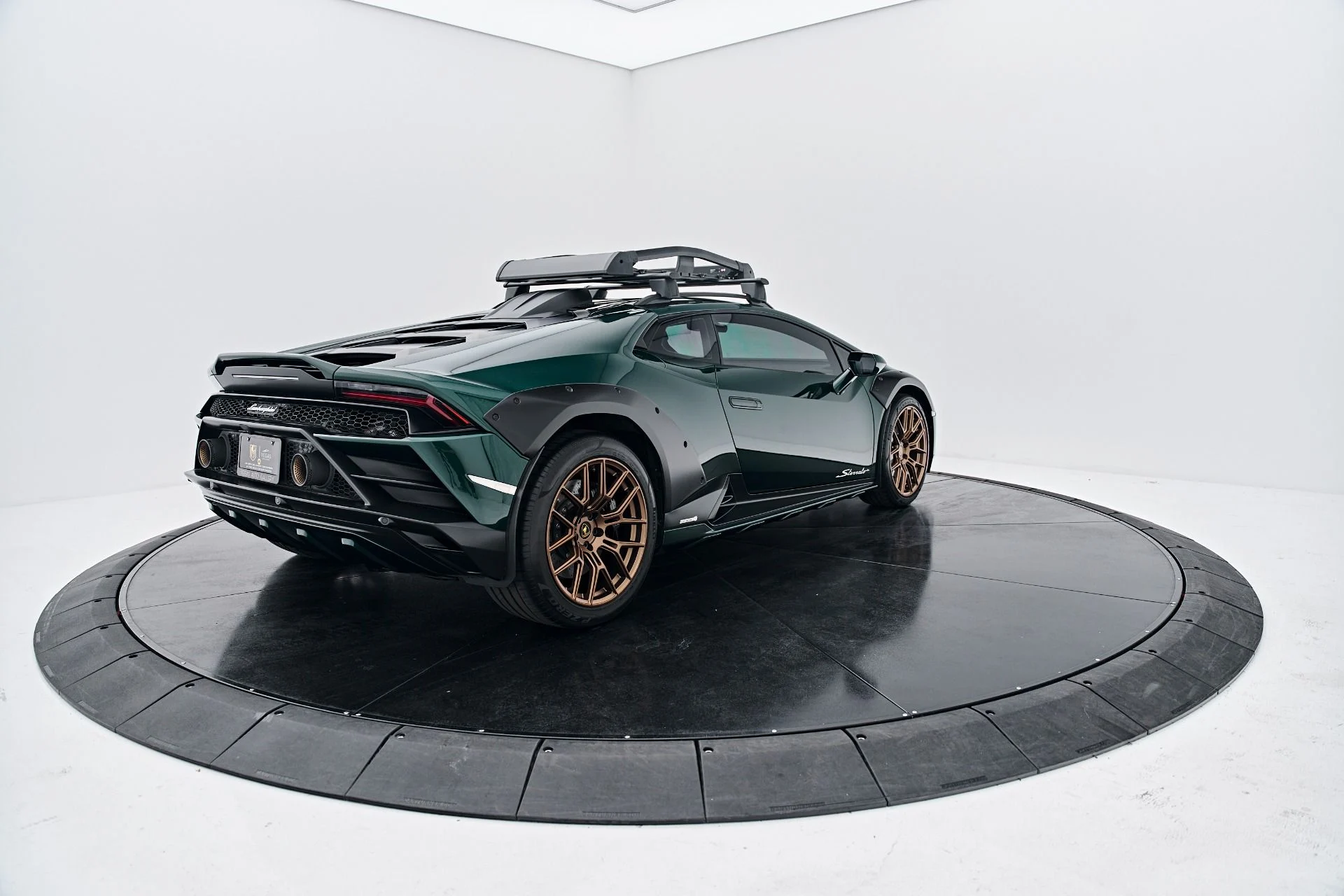 mph013_1451255582_Used_2024_Lamborghini_Huracan_Sterrato_Base_1790364967_82122fe54f