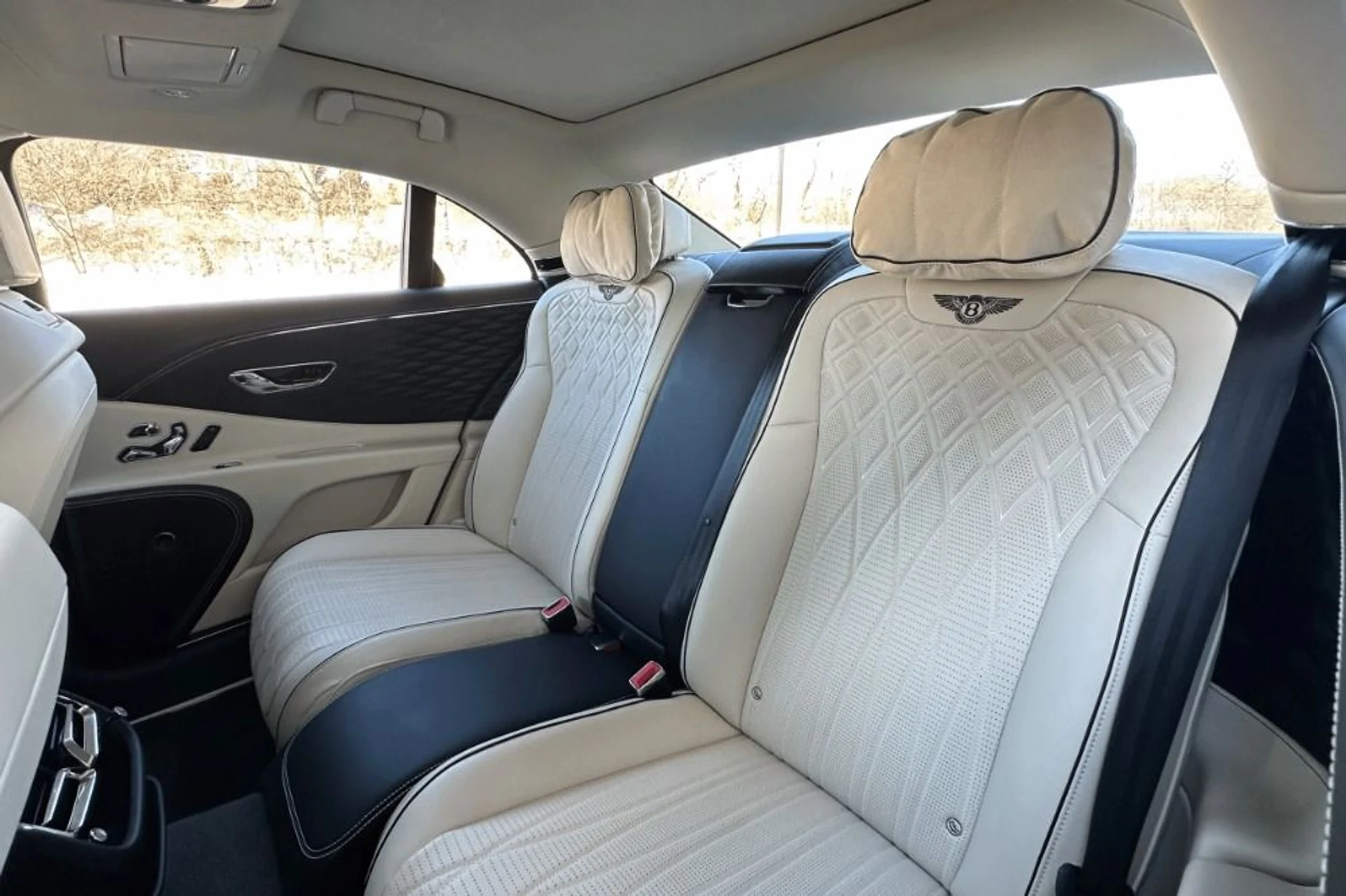 mph013_14598291_Used_2021_Bentley_Flying_Spur_V8_Base_1770376175_80ce416c16