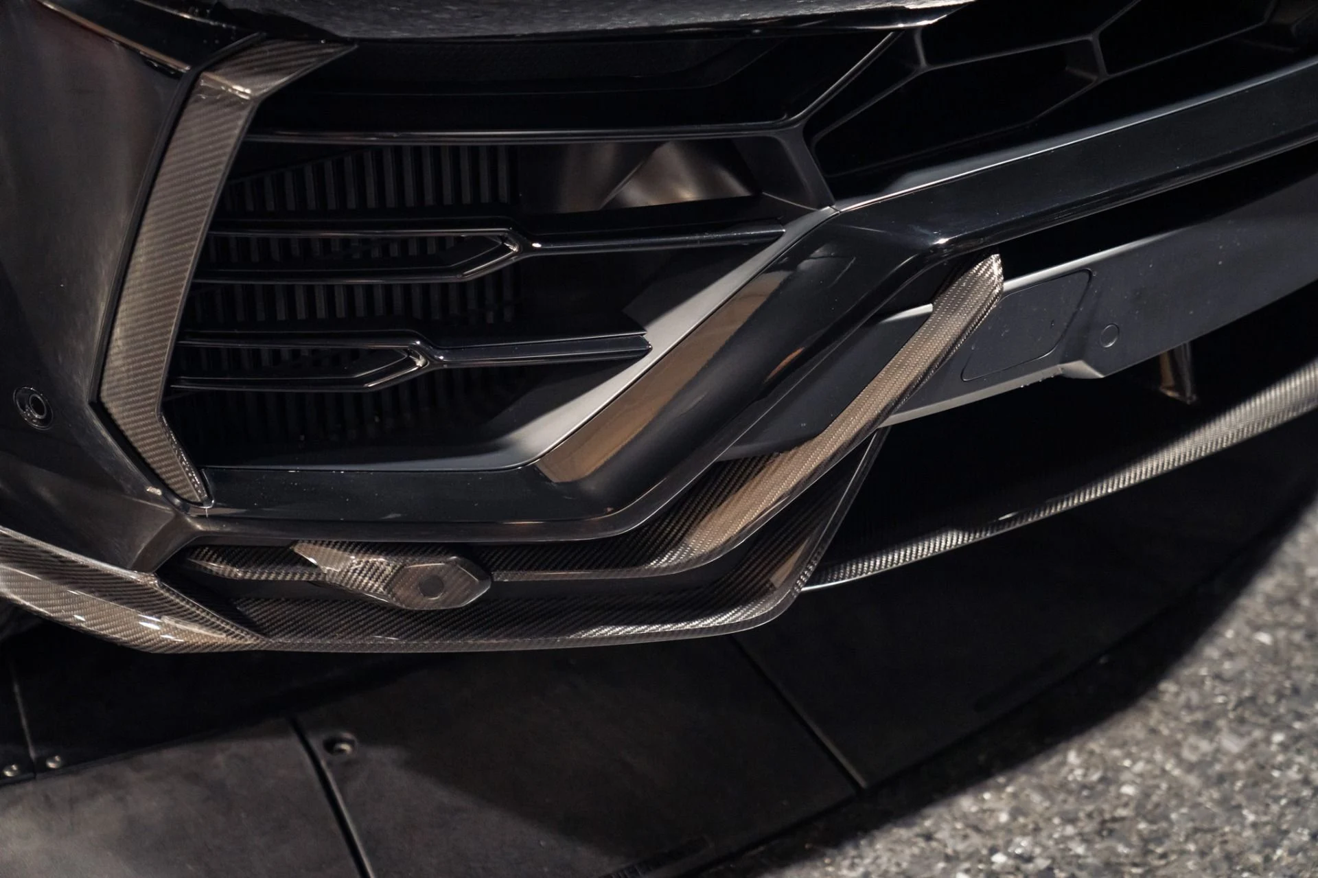 mph013_1462059863_Used_2022_Lamborghini_Urus_FULL_CARBON_EXTERIOR_MASSIVE_MSRP_1786214516_782b5cb09f
