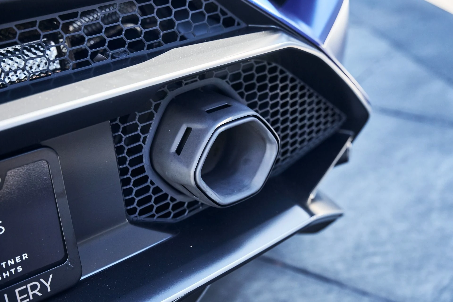 mph013_1464514717_Used_2023_Lamborghini_Huracan_Tecnica_Base_1774403140_64fa3b1255