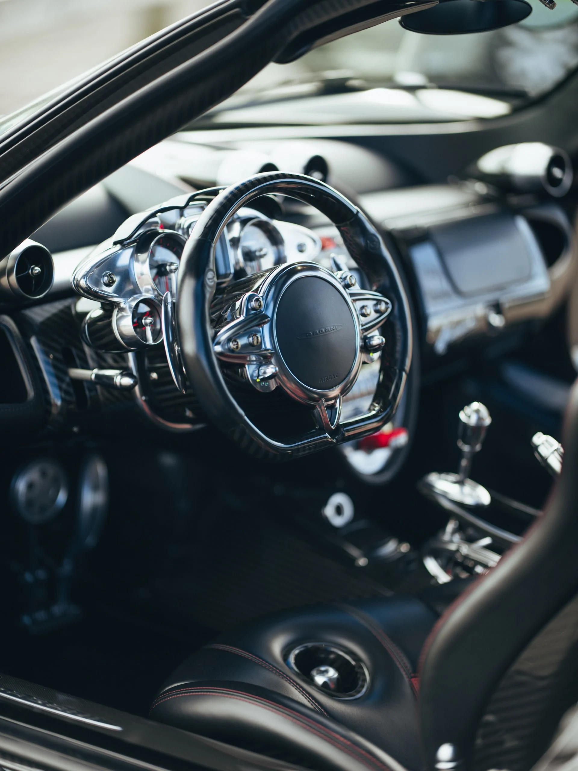 mph013_1464707889_Used_2014_Pagani_Huayra_Coupe_1778355698_3ff242c121