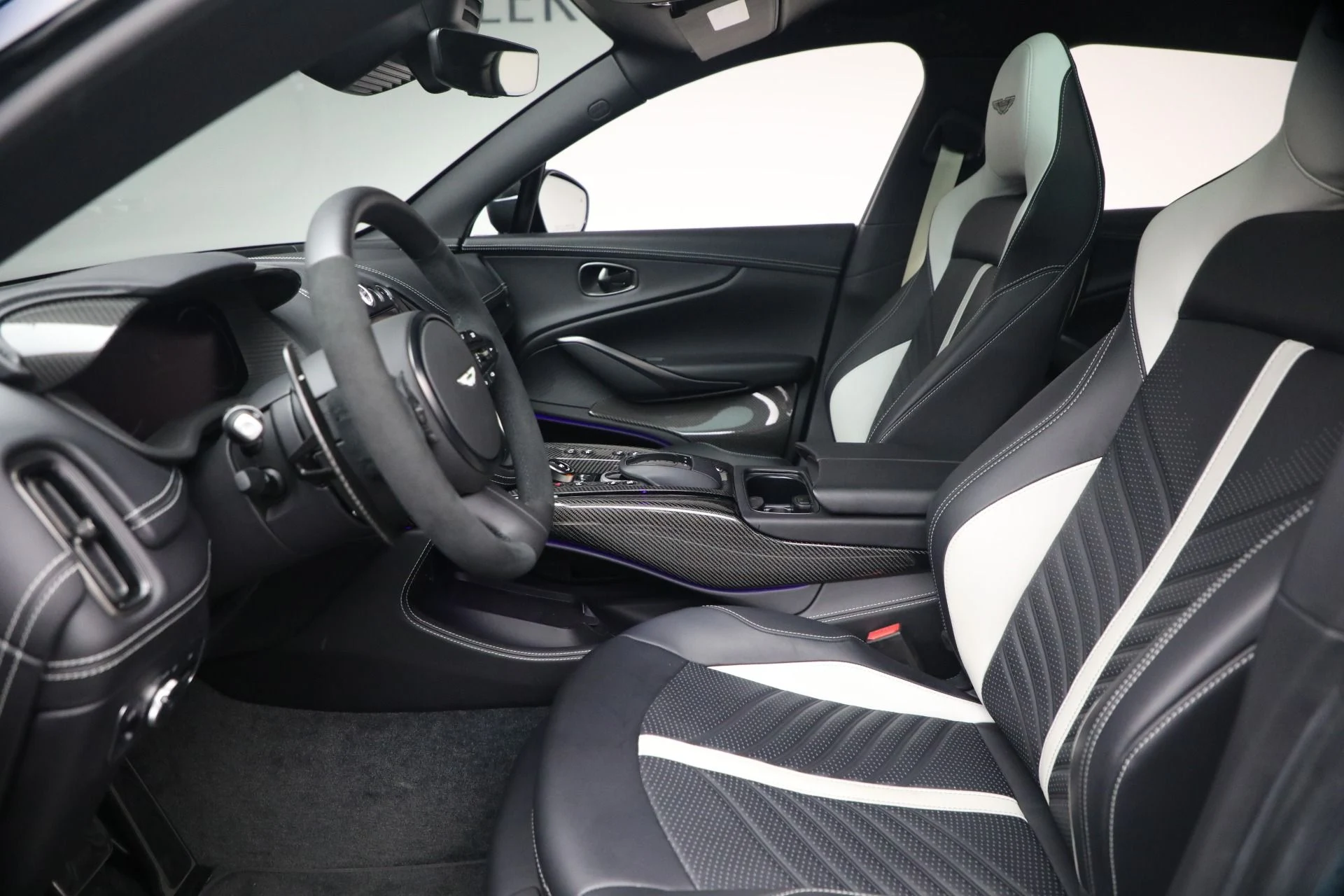mph013_1468591297_Used_2023_Aston_Martin_DBX_707_1787862886_19f251cbf8