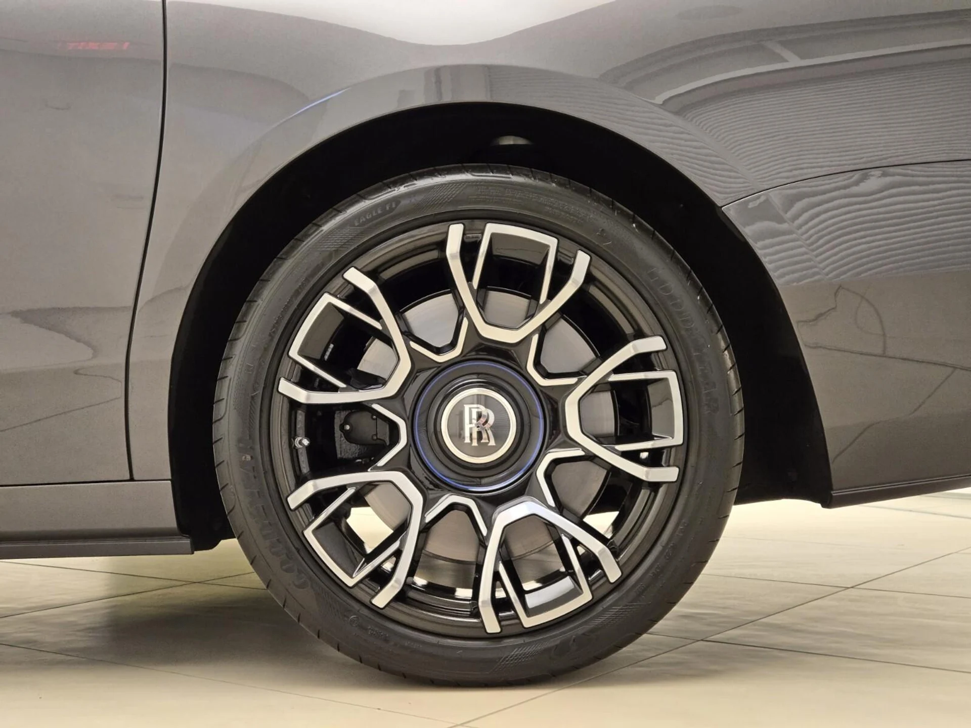 mph013_1472351704_Used_2023_Rolls_Royce_Ghost_1741259138_990b8ef948