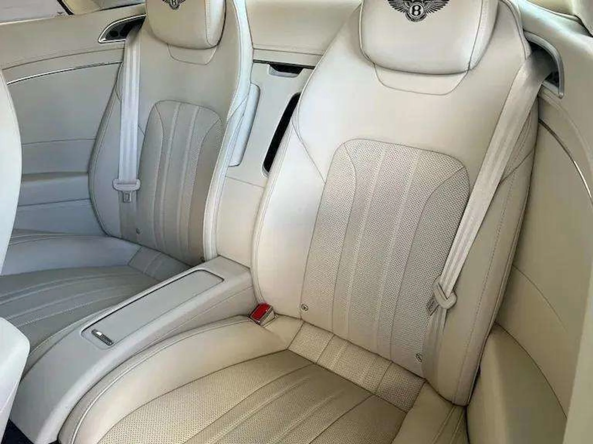 mph013_1482048095_dhh5s10yf0r8s3jq4gczn5zffwa9_57066c23f2