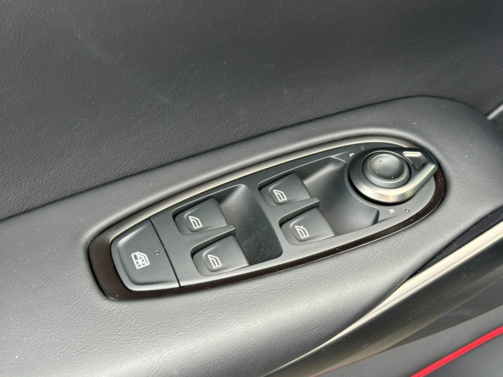 mph013_1491169179_New_2026_Aston_Martin_DBX_S_1769594651_cbcb3fd88e