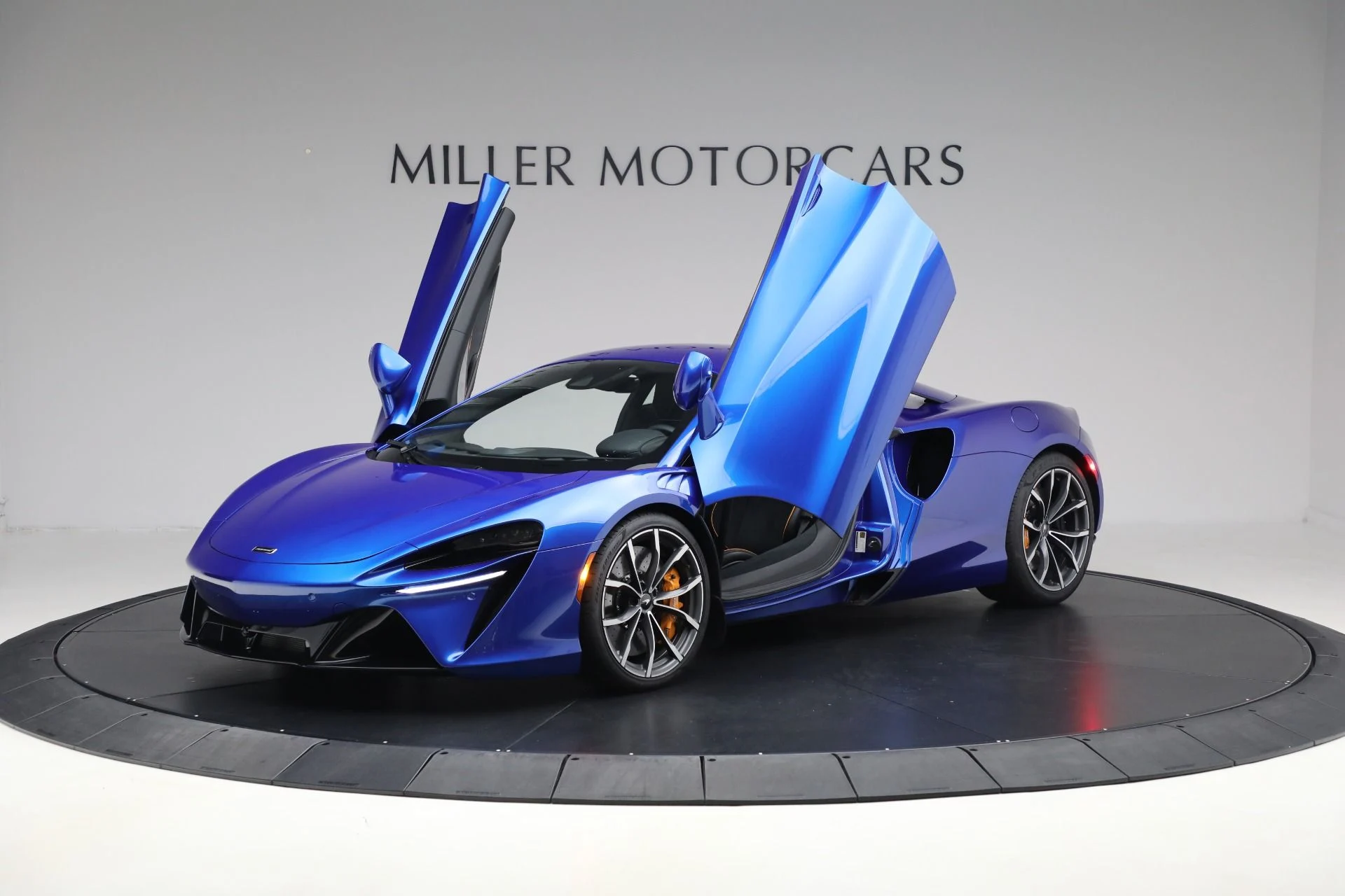 mph013_1491350035_Used_2024_Mc_Laren_Artura_Vision_0f7f3d5414