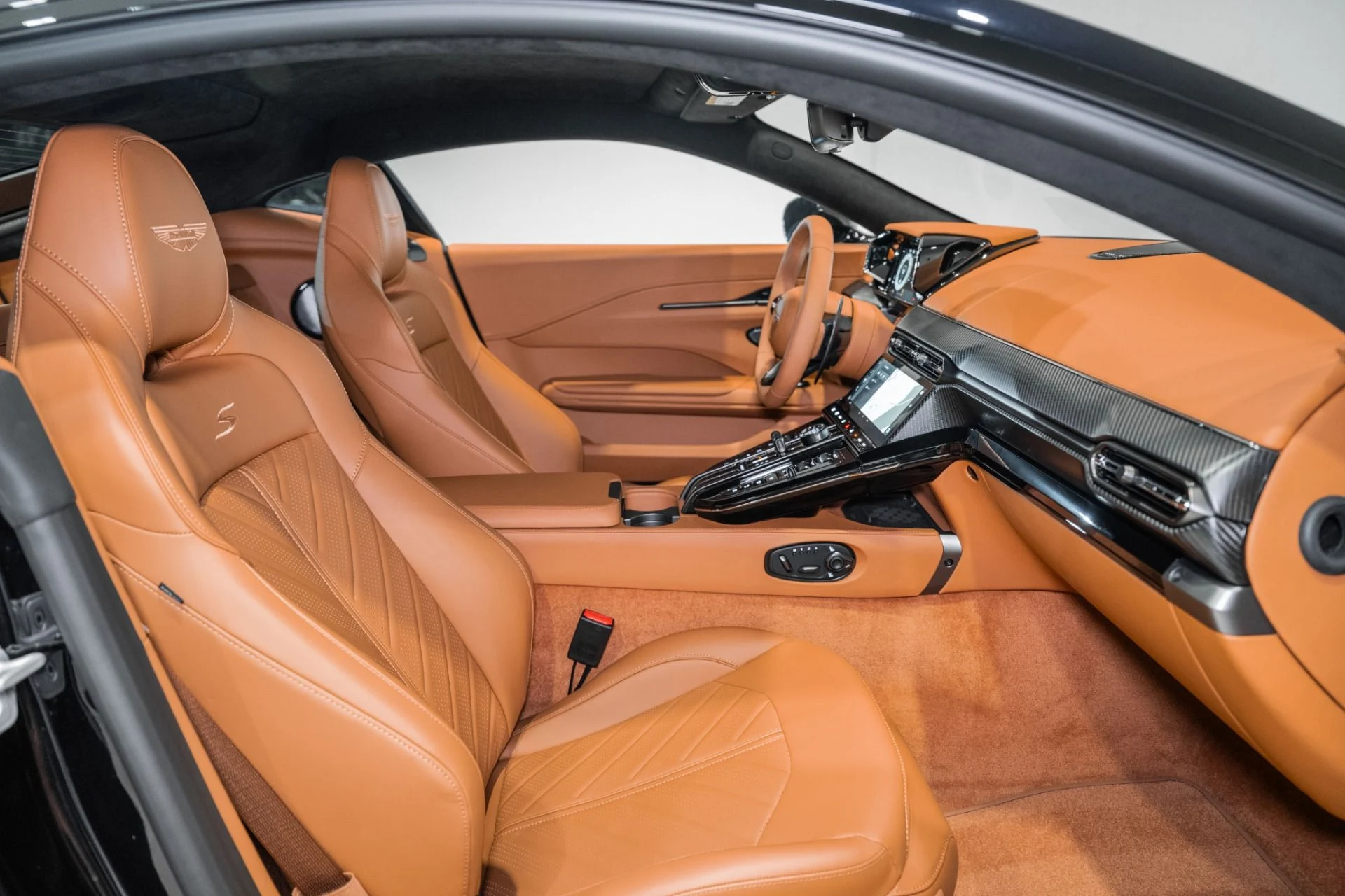 mph013_1492833094_New_2026_Aston_Martin_Vantage_S_Coupe_1767629088_4c66205605