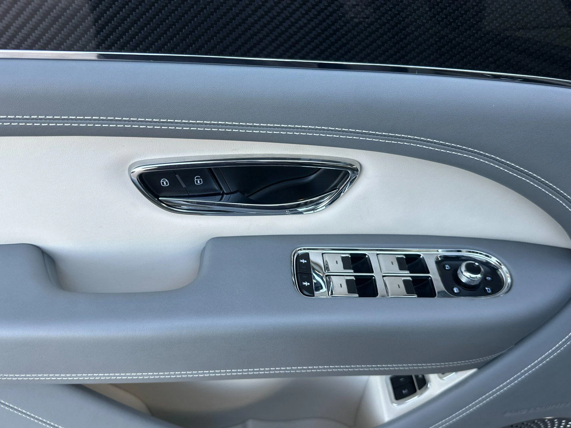 mph013_1493206233_Used_2025_Bentley_Bentayga_S_1789555720_d15c8c95d4