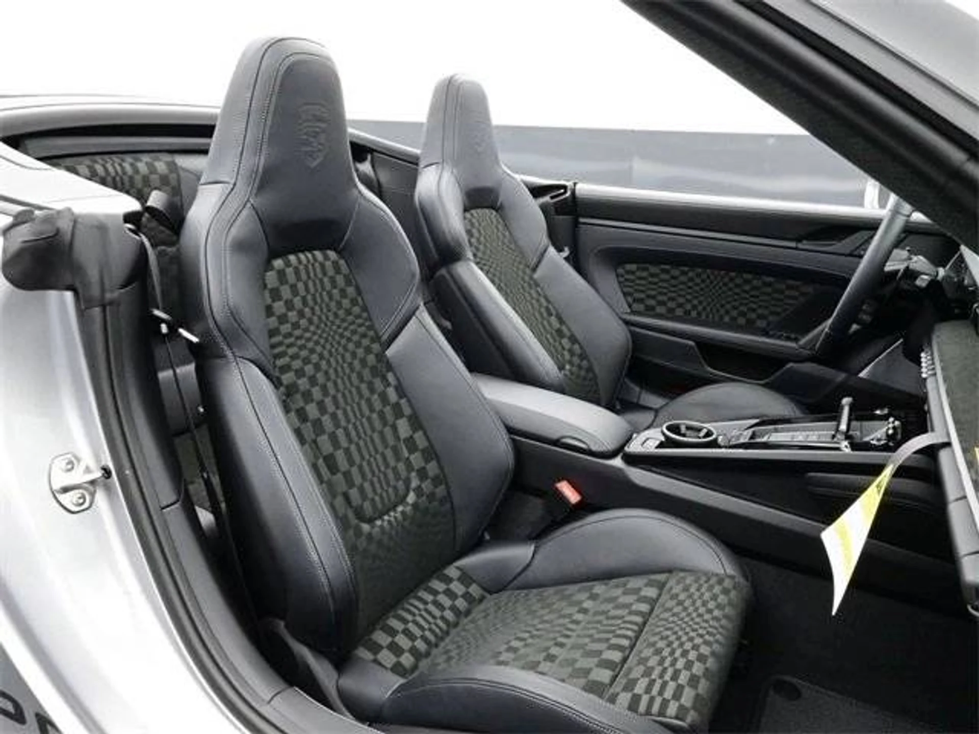 mph013_1494756148_b55d45deb30a800f06356e400ed585f5x_b9946bb5a6