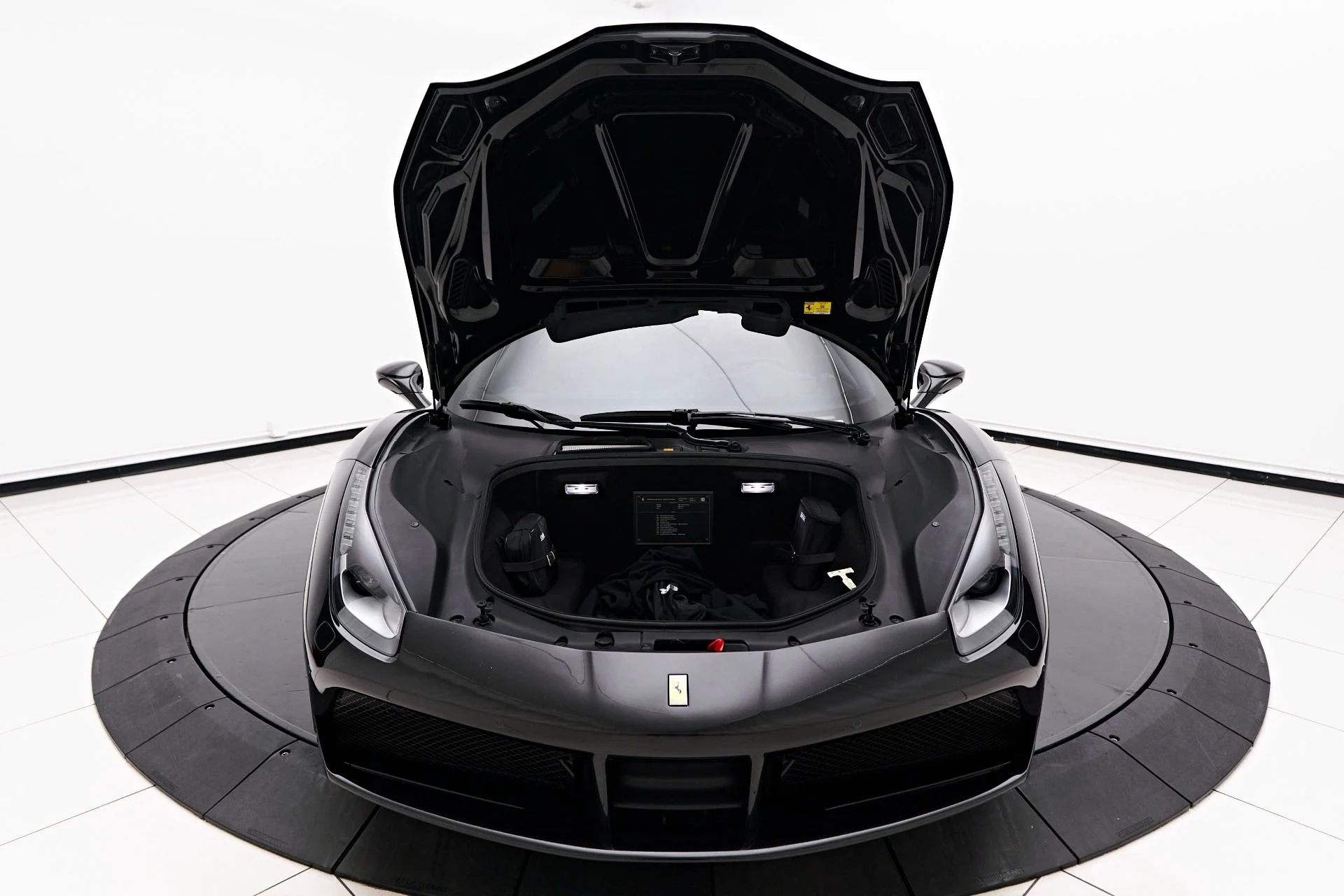 mph013_149763927_Used_2018_Ferrari_488_Spider_Base_1717624092_eba6ca79d8