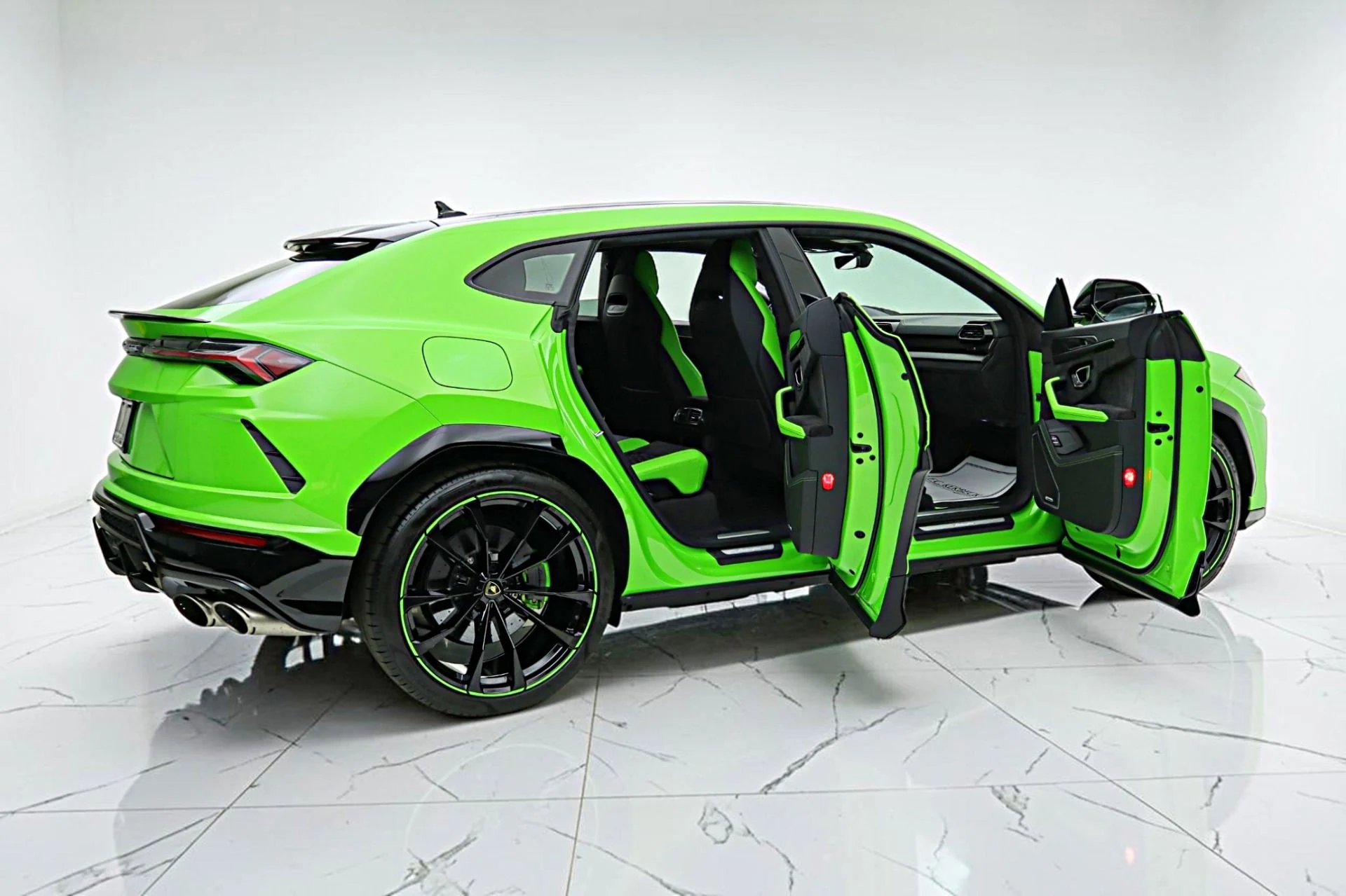 mph013_1510318197_Used_2021_Lamborghini_Urus_SELEZIONE_PRE_OWNED_CERTIFIED_PEARL_CAPSULE_069528f90c