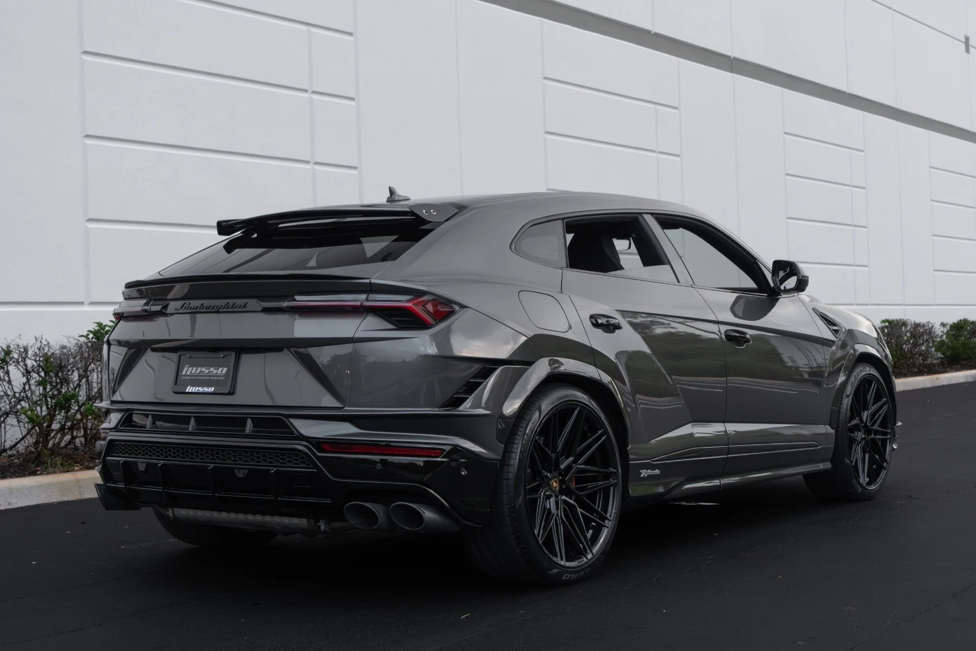 mph013_1511653215_Used_2023_Lamborghini_Urus_Performante_1764644913_5541376a26