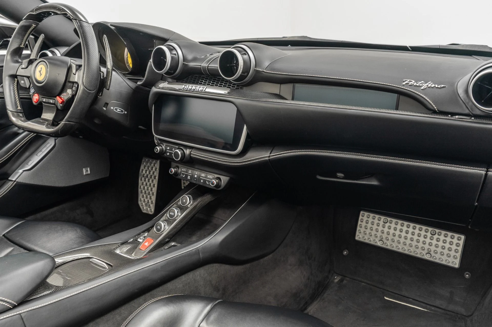 mph013_1512554624_Used_2020_Ferrari_Portofino_Lots_of_Interior_Carbon_Square_Quilting_Magneride_Suspension_1763996750_8d8e469311