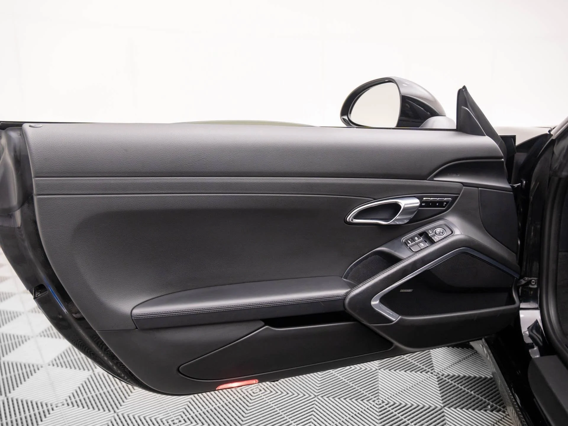 mph013_151466591_d9cbfcd605ec1f4210fad441c26aff01x_65f7a7a78f