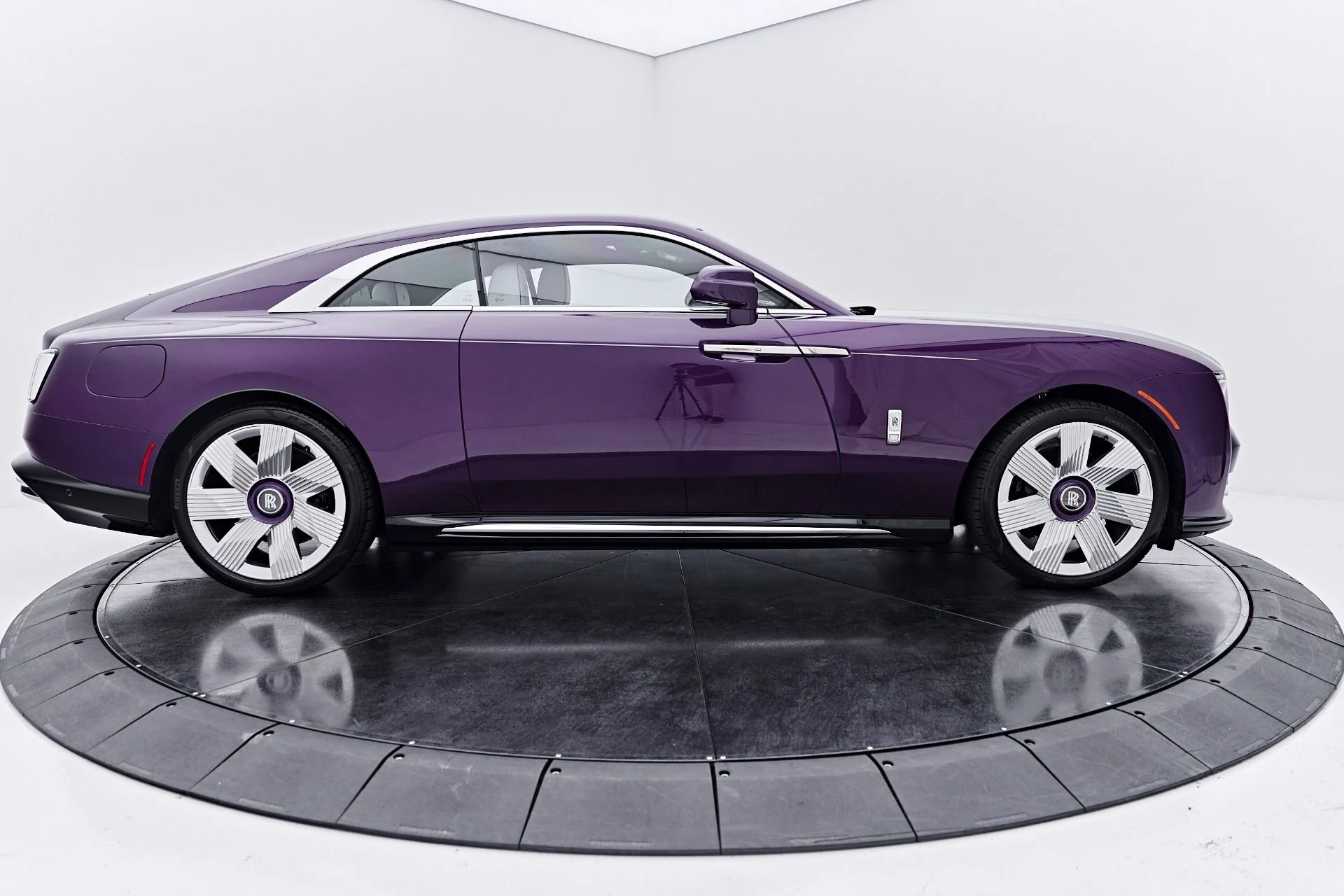 mph013_152260791_Used_2024_Rolls_Royce_Spectre_Base_1790211181_1c9ecd4df5