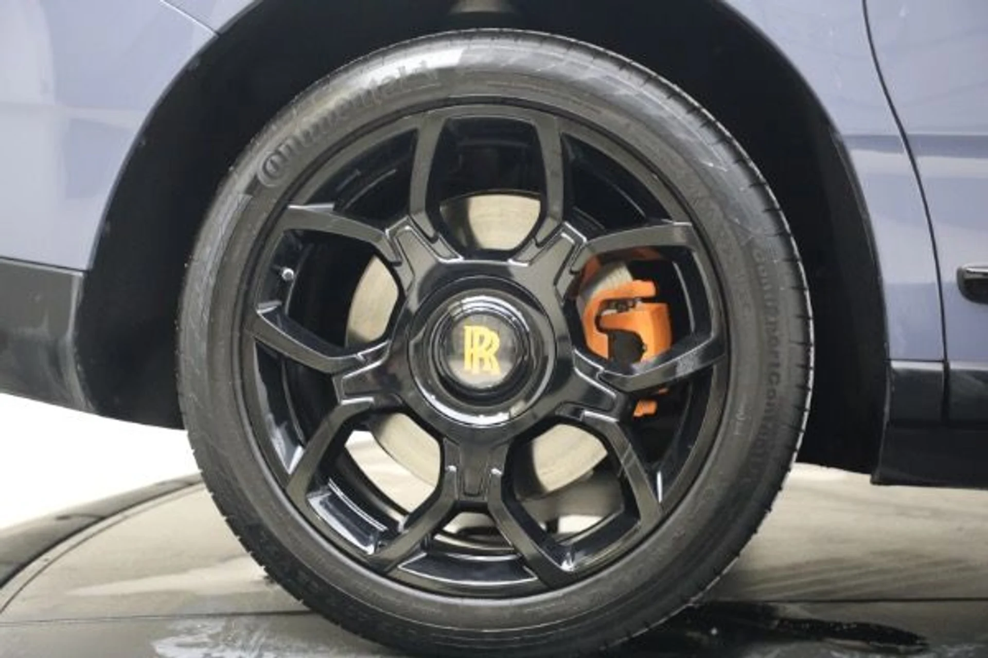 mph013_1522883735_Used_2024_Rolls_Royce_Black_Badge_Cullinan_ab39f8cf41