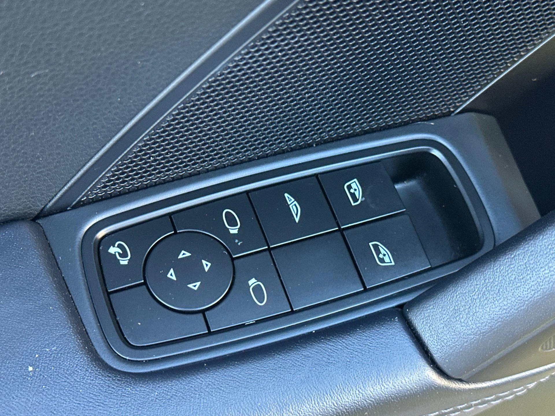 mph013_1524112865_Used_2022_Porsche_911_Carrera_S_1772634352_fc68d09ca0