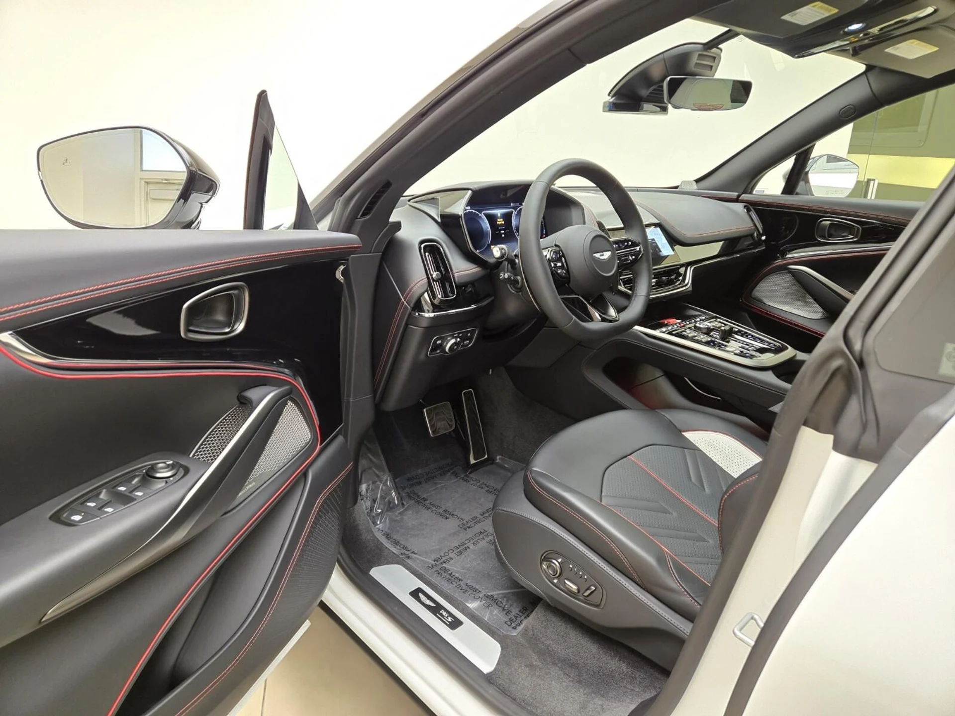 mph013_1530297861_New_2026_Aston_Martin_DBX_1767248308_a53470fcab