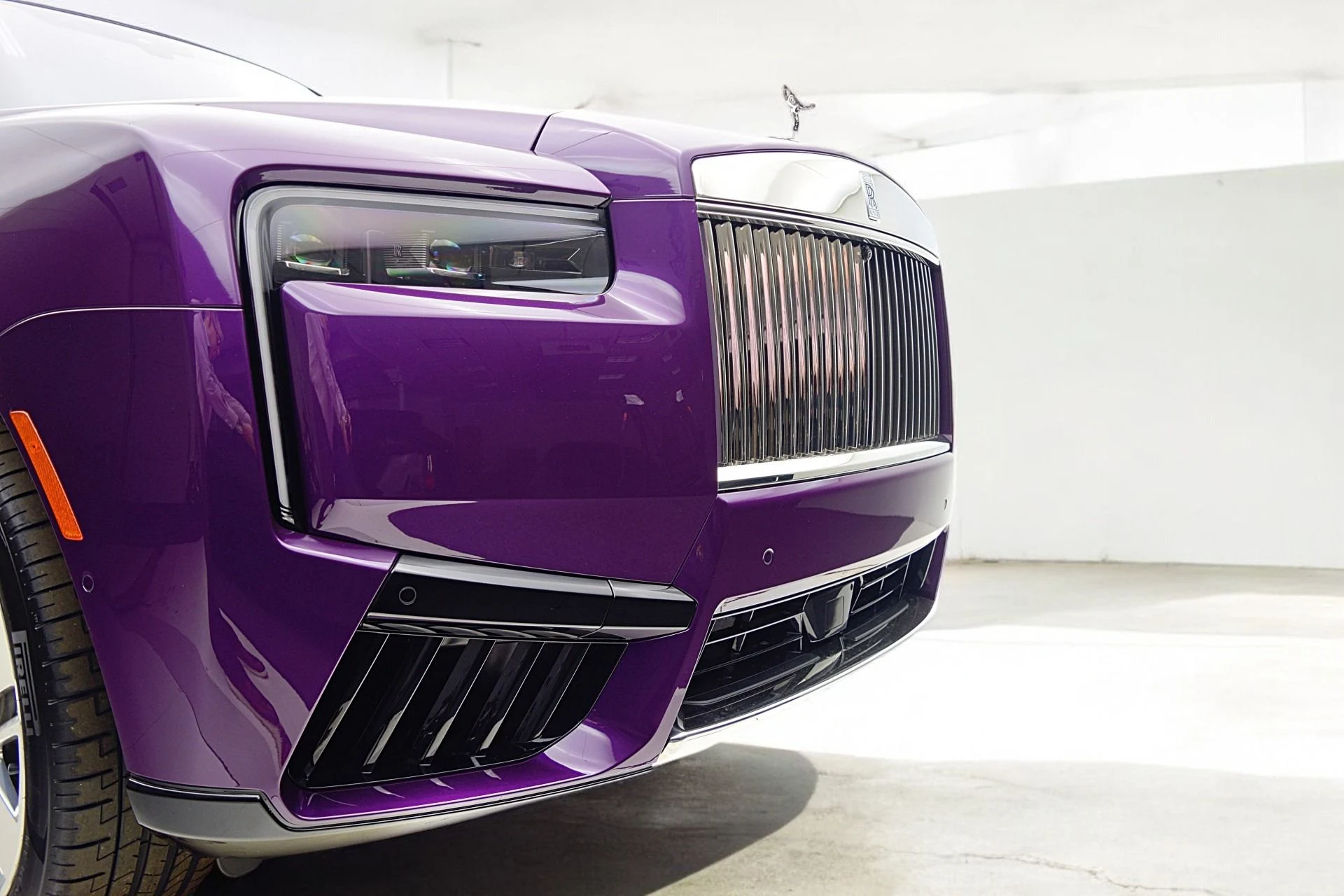 mph013_1531101624_Used_2025_Rolls_Royce_Cullinan_38a096ed0b