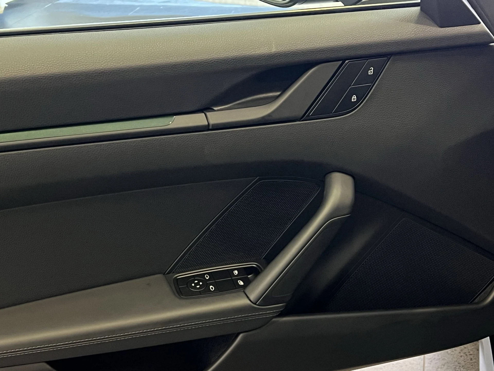 mph013_153239168_426bec5f91b075dd19e6db5343b42d98x_7d815aceac