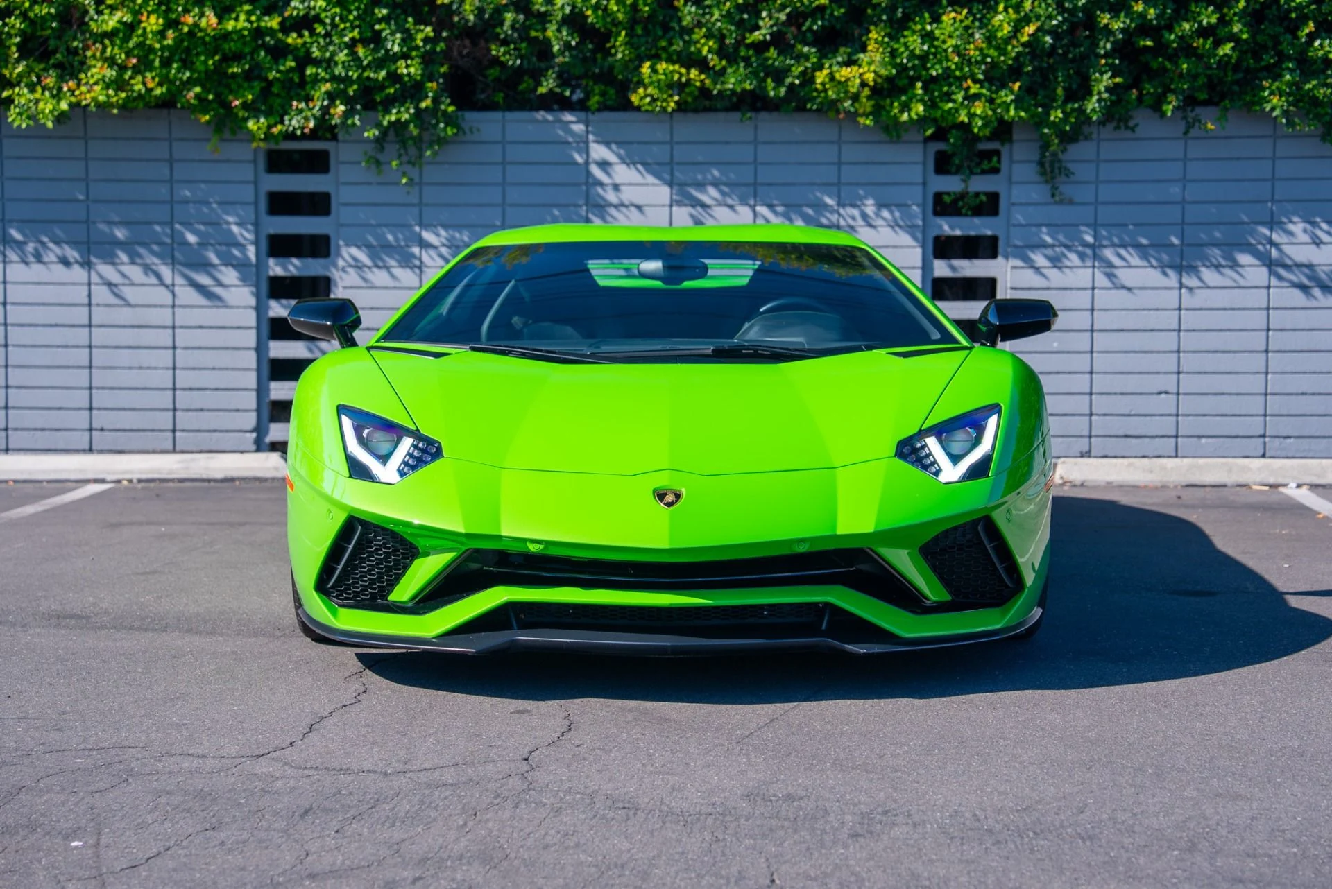 mph013_1539271485_Used_2018_Lamborghini_Aventador_LP_740_4_S_1762289338_5a7ff5cd35