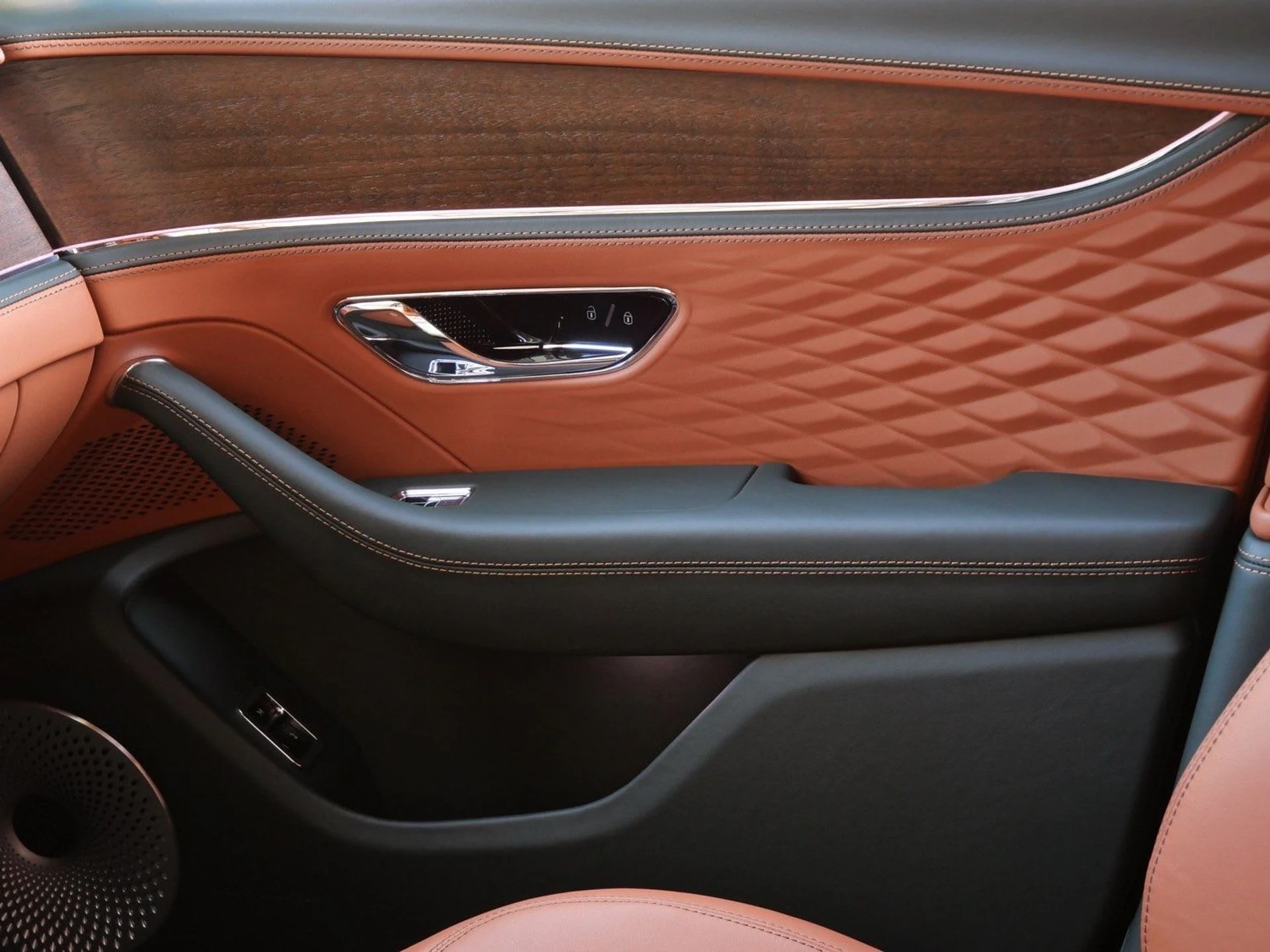 mph013_1540241433_b86d6eeeb8701139df08bfbb75e91cbbx_829c144389