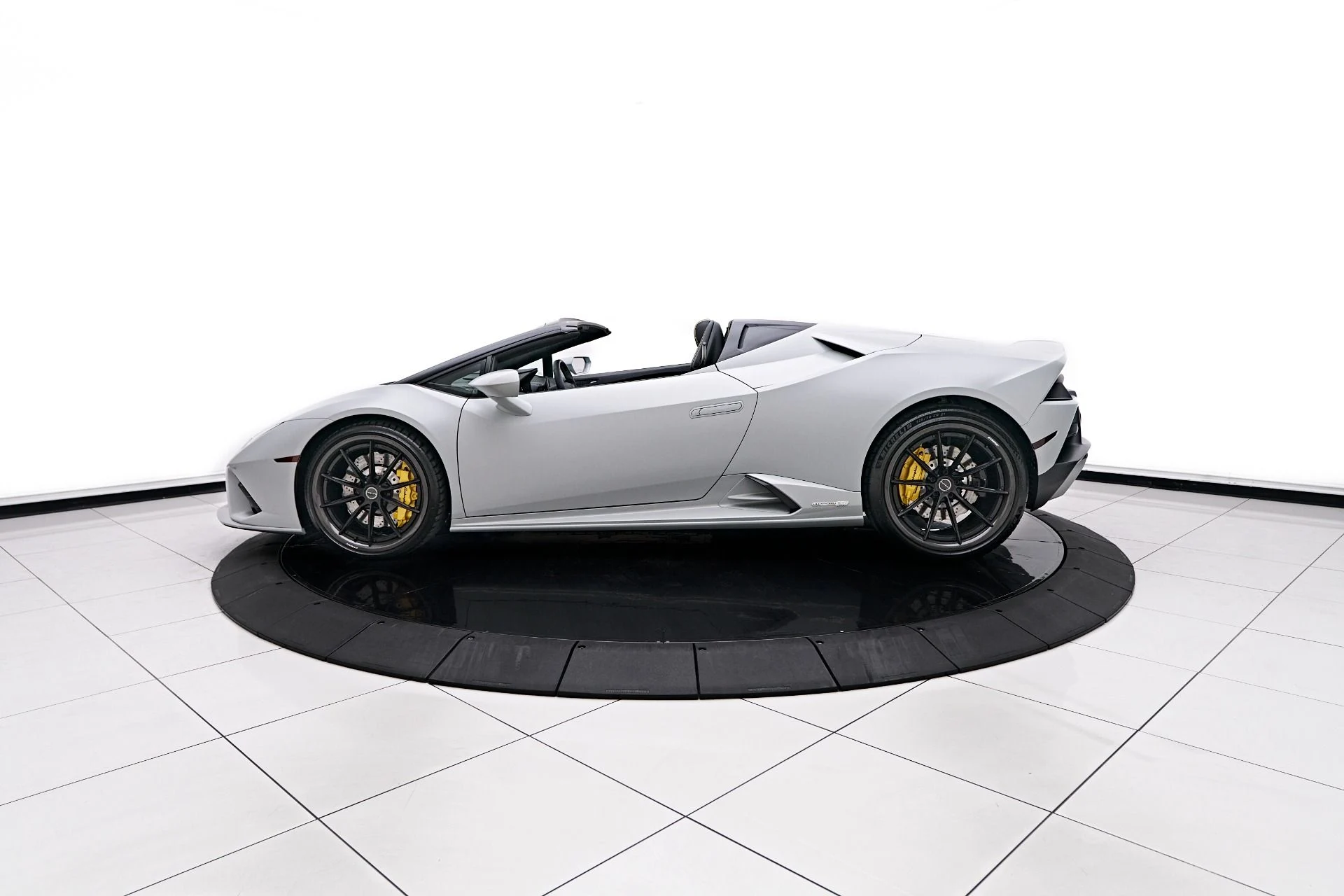 mph013_1546211704_Used_2021_Lamborghini_Huracan_EVO_Base_1754524536_f72a804f4d