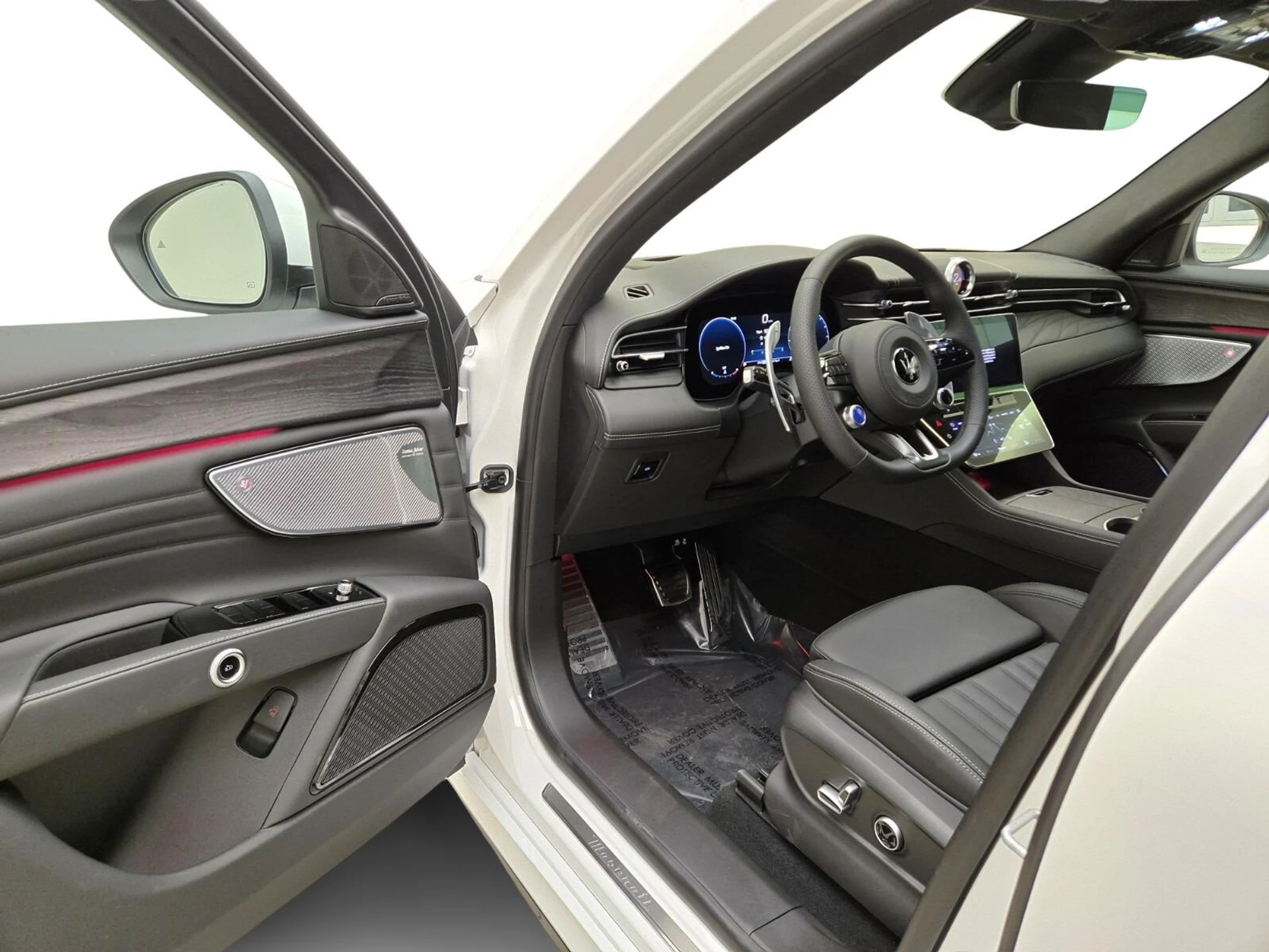 mph013_1548609720_New_2025_Maserati_Grecale_Modena_1772000211_6e870a3fda