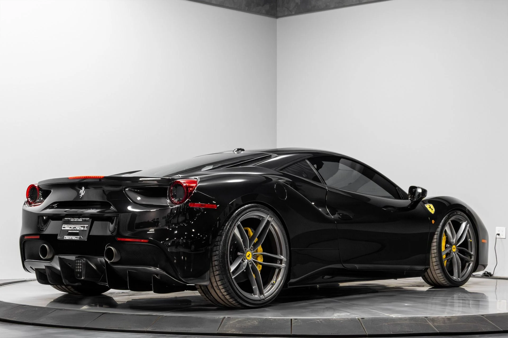 mph013_154868146_Used_2018_Ferrari_488_GTB_Base_1771040686_ce08351a2d