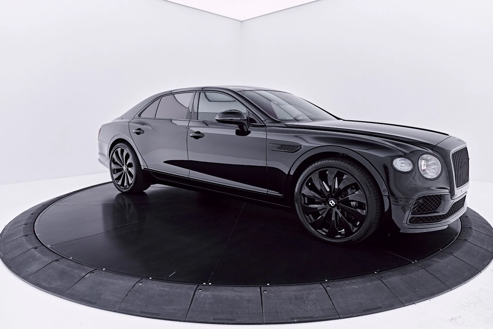 mph013_1550824974_Used_2023_Bentley_Flying_Spur_S_1784247234_86691f596c