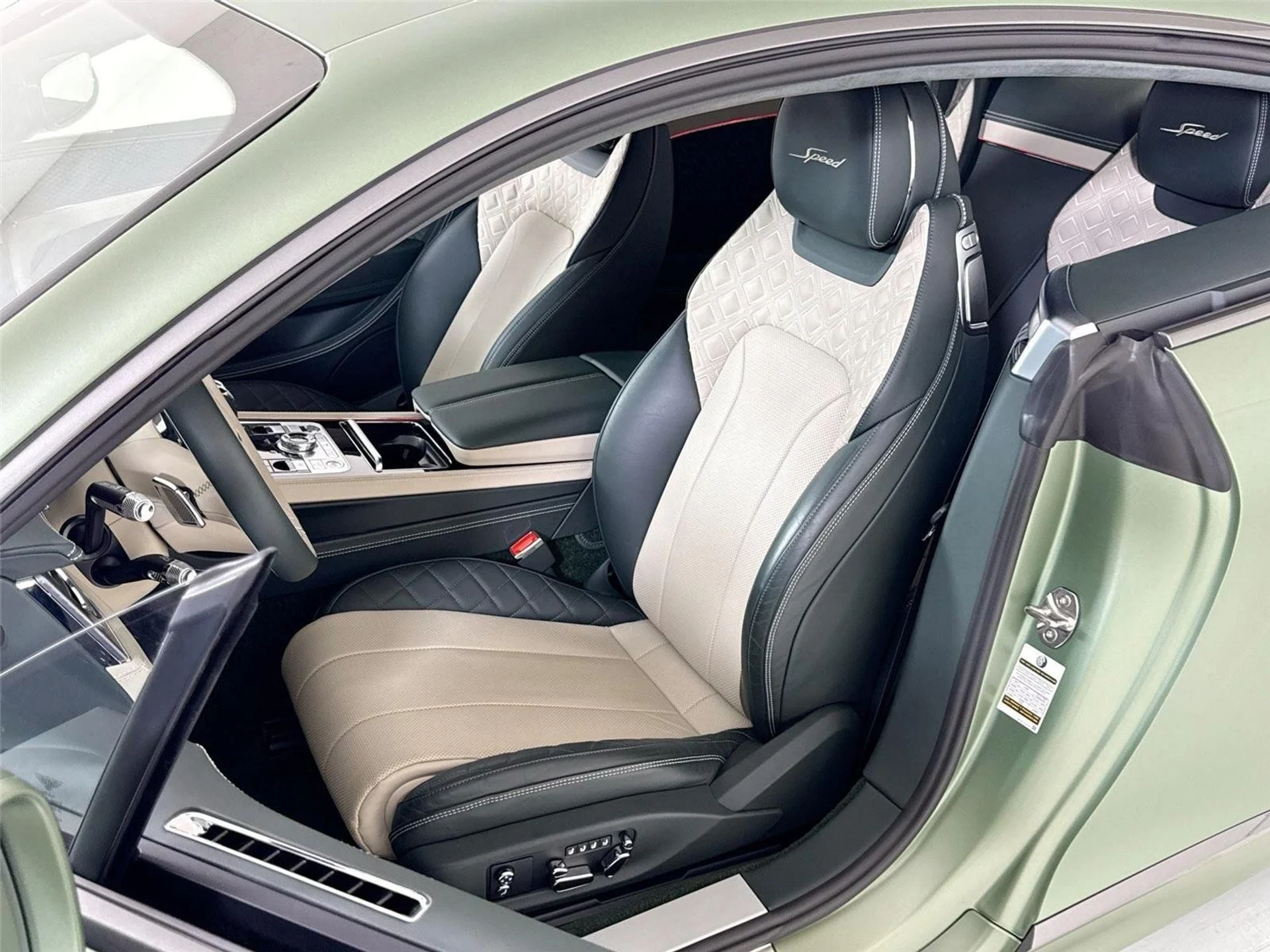 mph013_1552311898_ac0ab8a49eb880fcbe89a8c6a1dc797d_9d949456f1