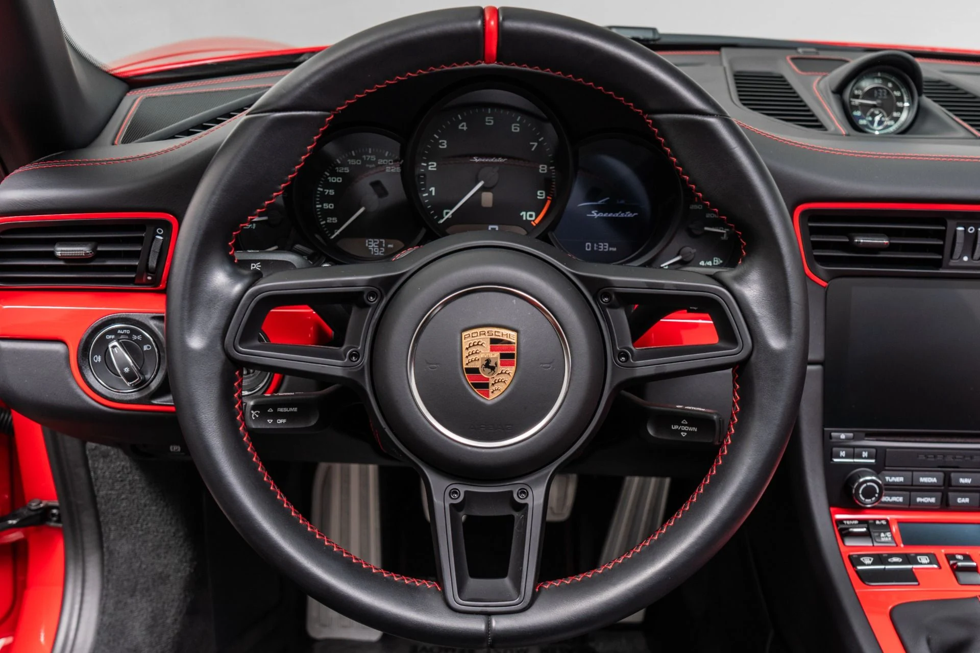 mph013_1557759465_Used_2019_Porsche_911_Speedster_1790632203_d2479a9b19