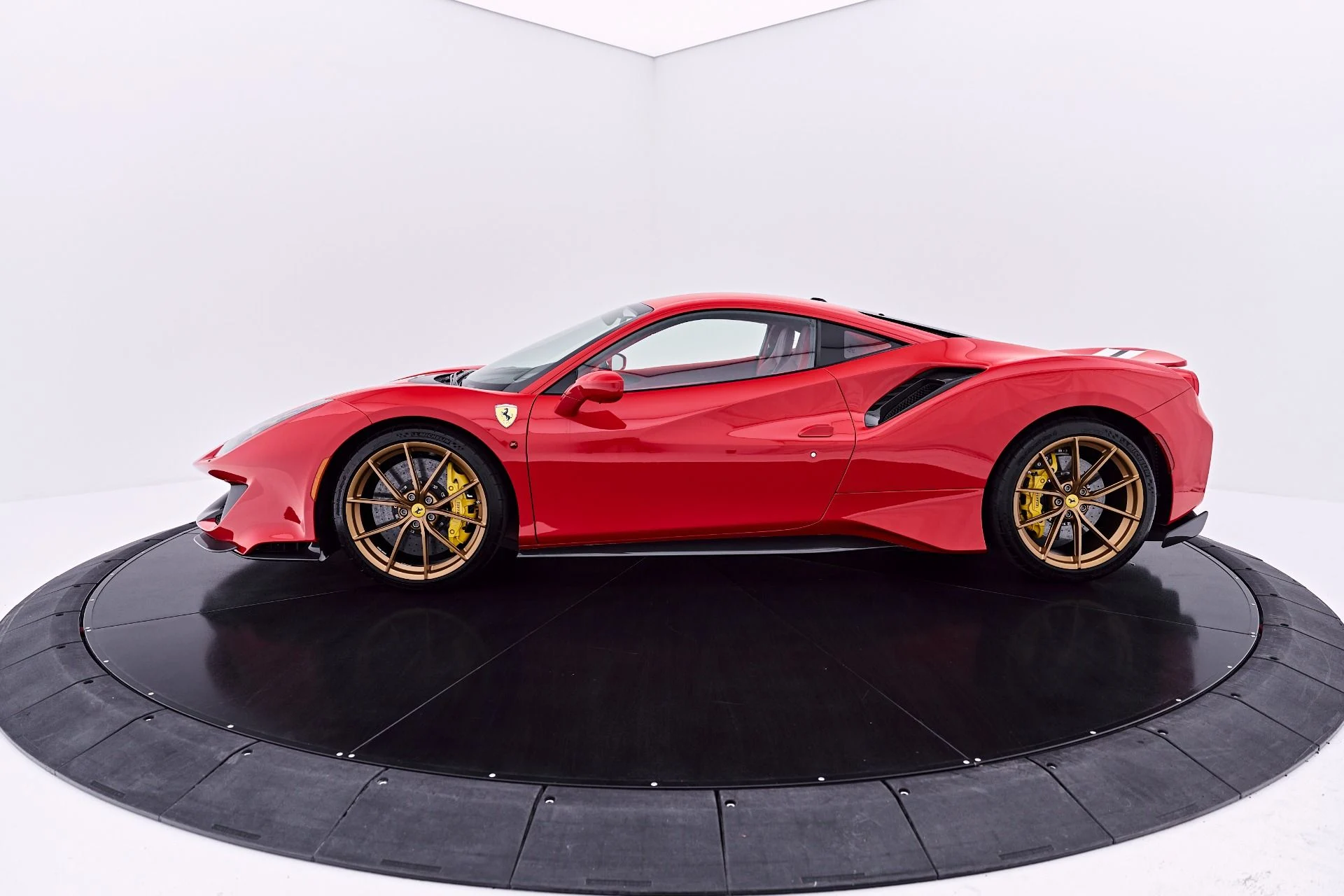mph013_1573218354_Used_2020_Ferrari_488_Pista_1783794204_f885de32c0