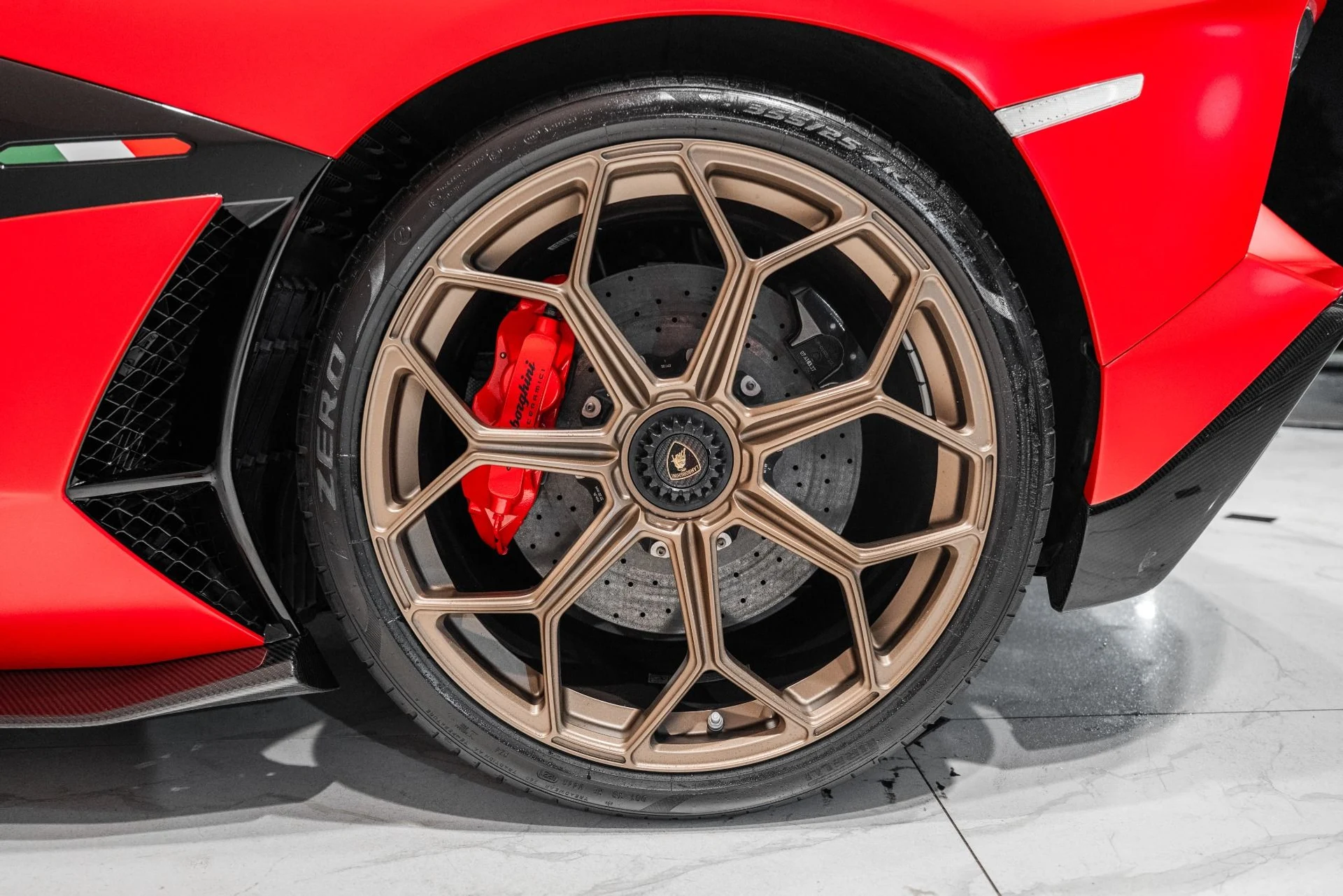 mph013_1574694465_Used_2021_Lamborghini_Aventador_LP_770_4_SVJ_Coupe_1783957098_ab1d116443