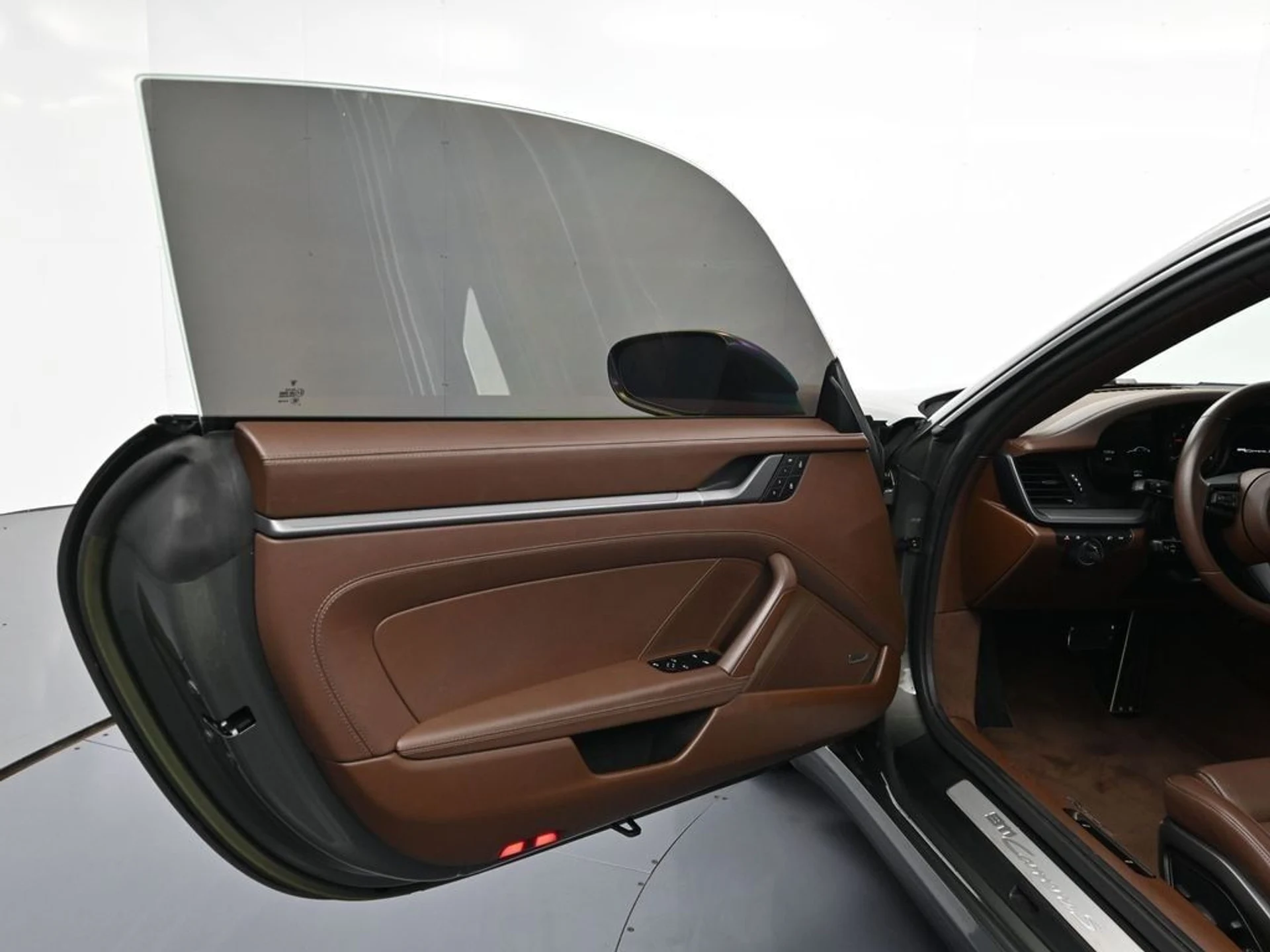 mph013_1577614564_eabd0ab06273f50f2357672418d9944ax_833465a0c6