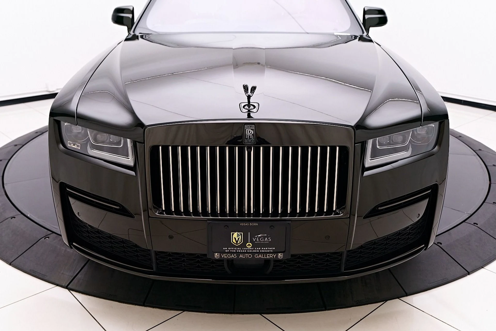 mph013_1582105299_Used_2023_Rolls_Royce_Ghost_Black_Badge_1735615445_9489227319