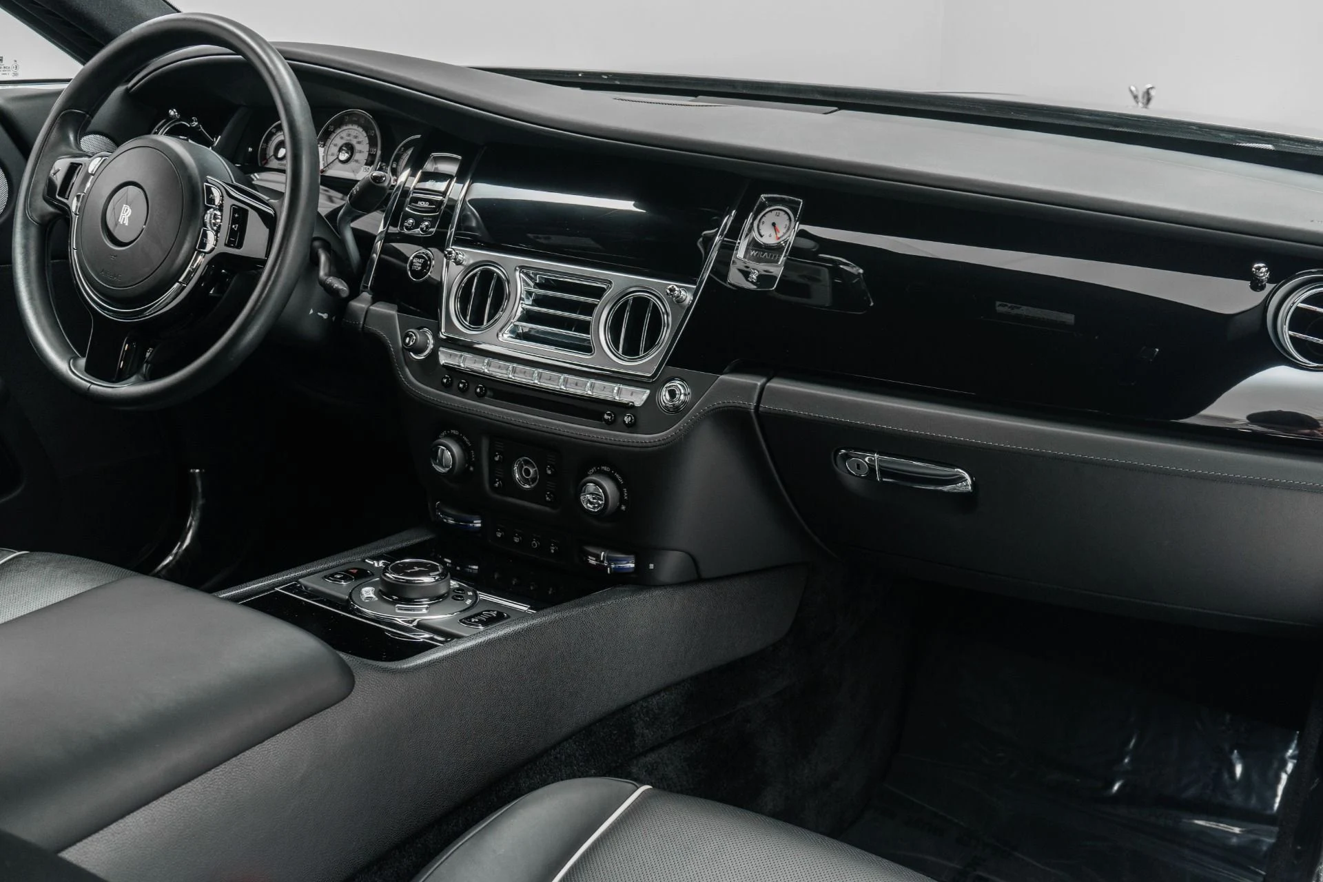 mph013_1607475582_Used_2015_Rolls_Royce_Wraith_Driver_Assistance_1_Low_Miles_V12_Power_1774989335_7c575a0858