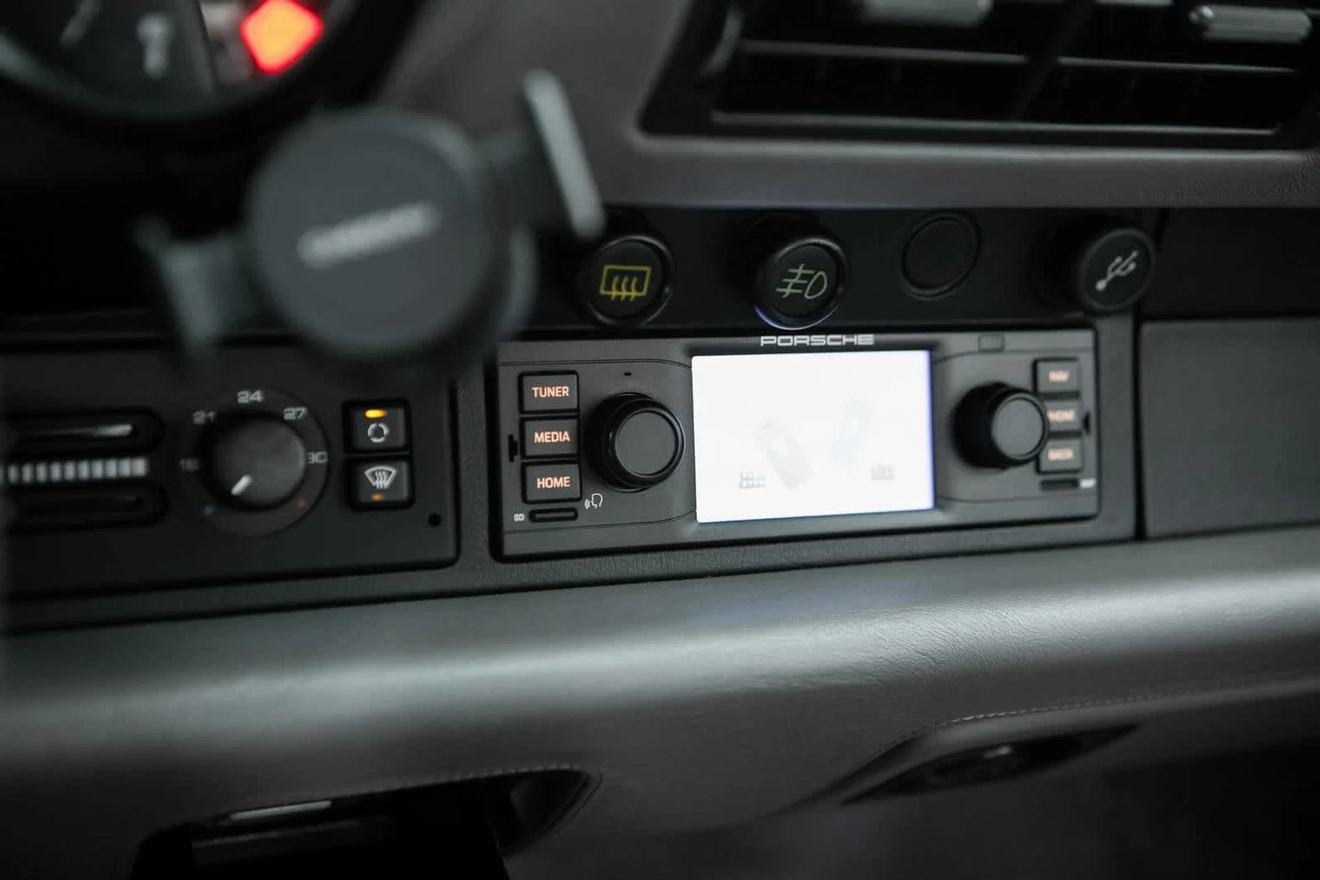 mph013_161961228_bc8db1f12bae1c19d6bb2de7b3b4e282x_adc0607cf9