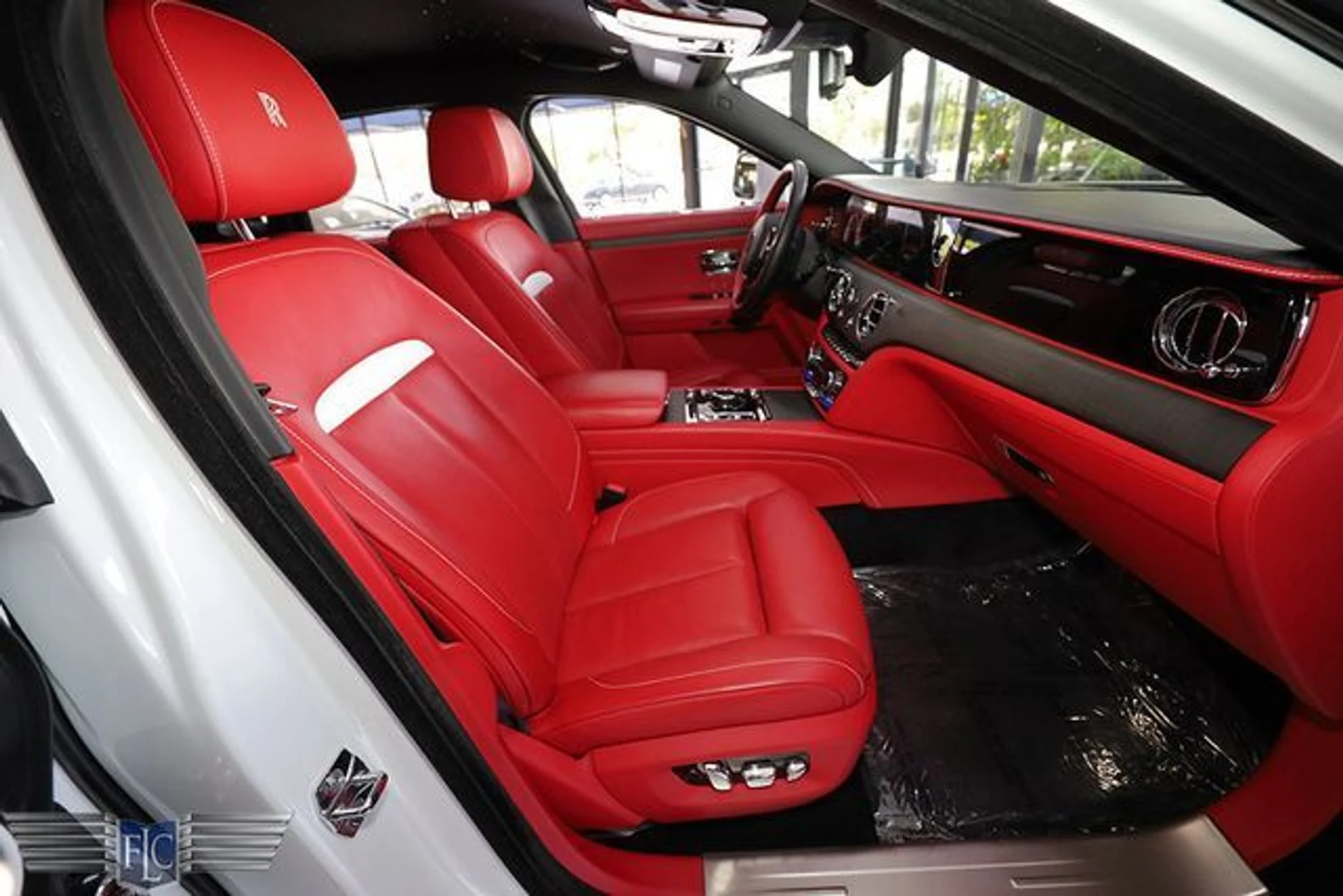 mph013_1621358629_used_2024_rolls_royce_ghost_sedan_6305_23068311_18_640_62f36e6695