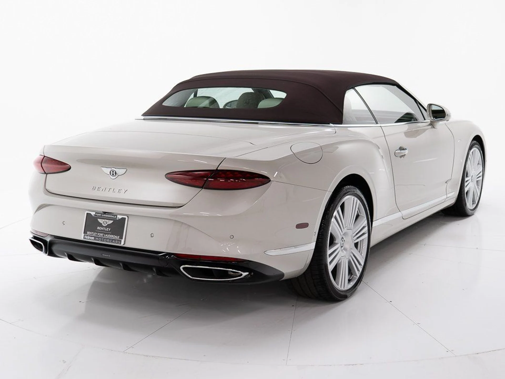 mph013_1622500387_756acaa8e2c590cf5e8b4cac3cda486a_5d24aaef03