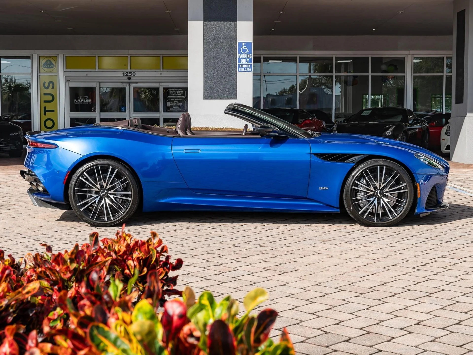 mph013_162664236_Used_2020_Aston_Martin_DBS_Superleggera_1761685607_701fead48a