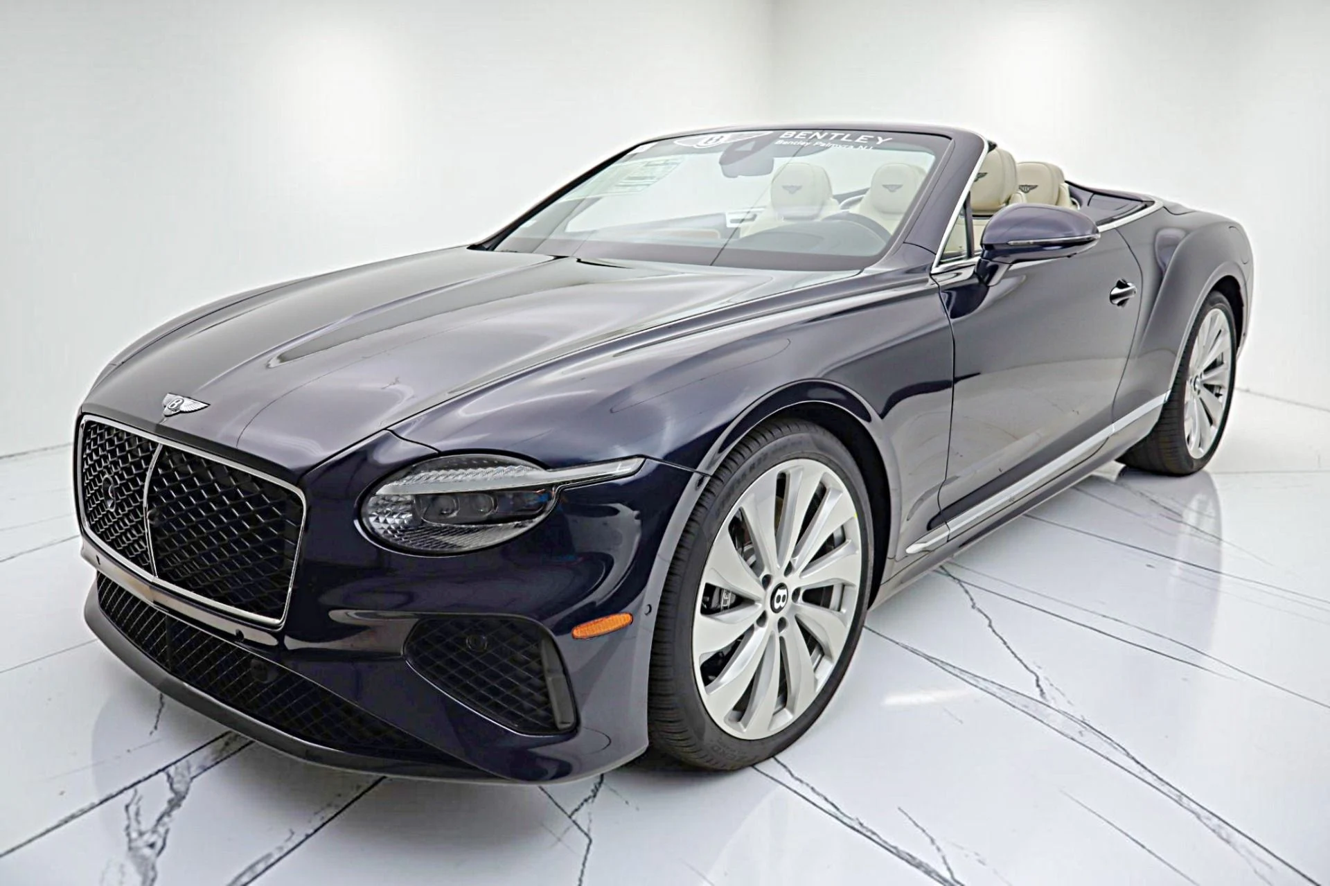 mph013_1637962266_New_2026_Bentley_Continental_GTC_8b4856f607