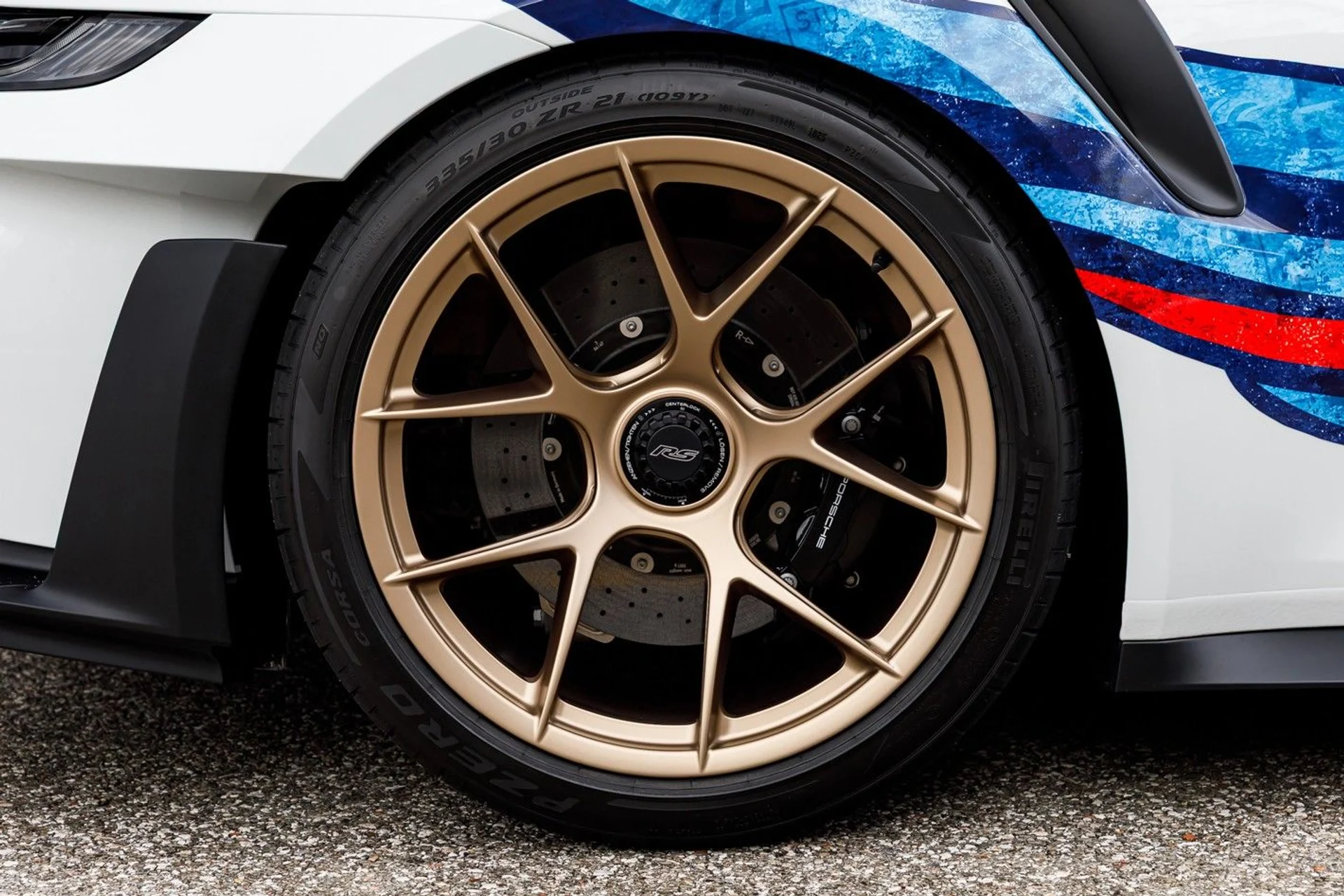 mph013_164236888_645_p15_l_c90d7c4d66