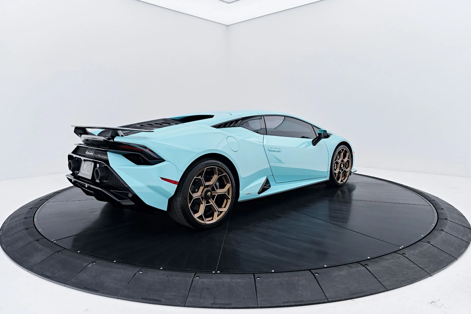 mph013_1650210318_Used_2024_Lamborghini_Huracan_Tecnica_Base_1788455349_bf4b553720