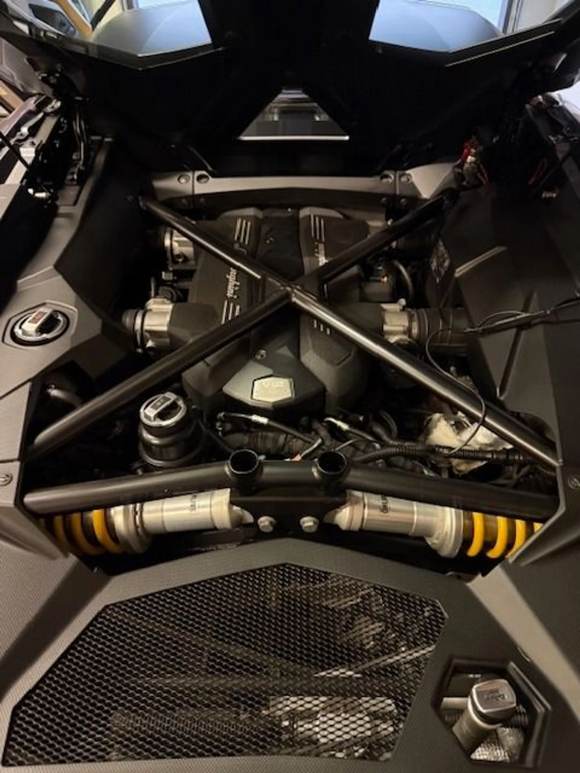 mph013_1651551545_Used_2014_Lamborghini_Aventador_LP_700_4_1764027368_22022bf8c9