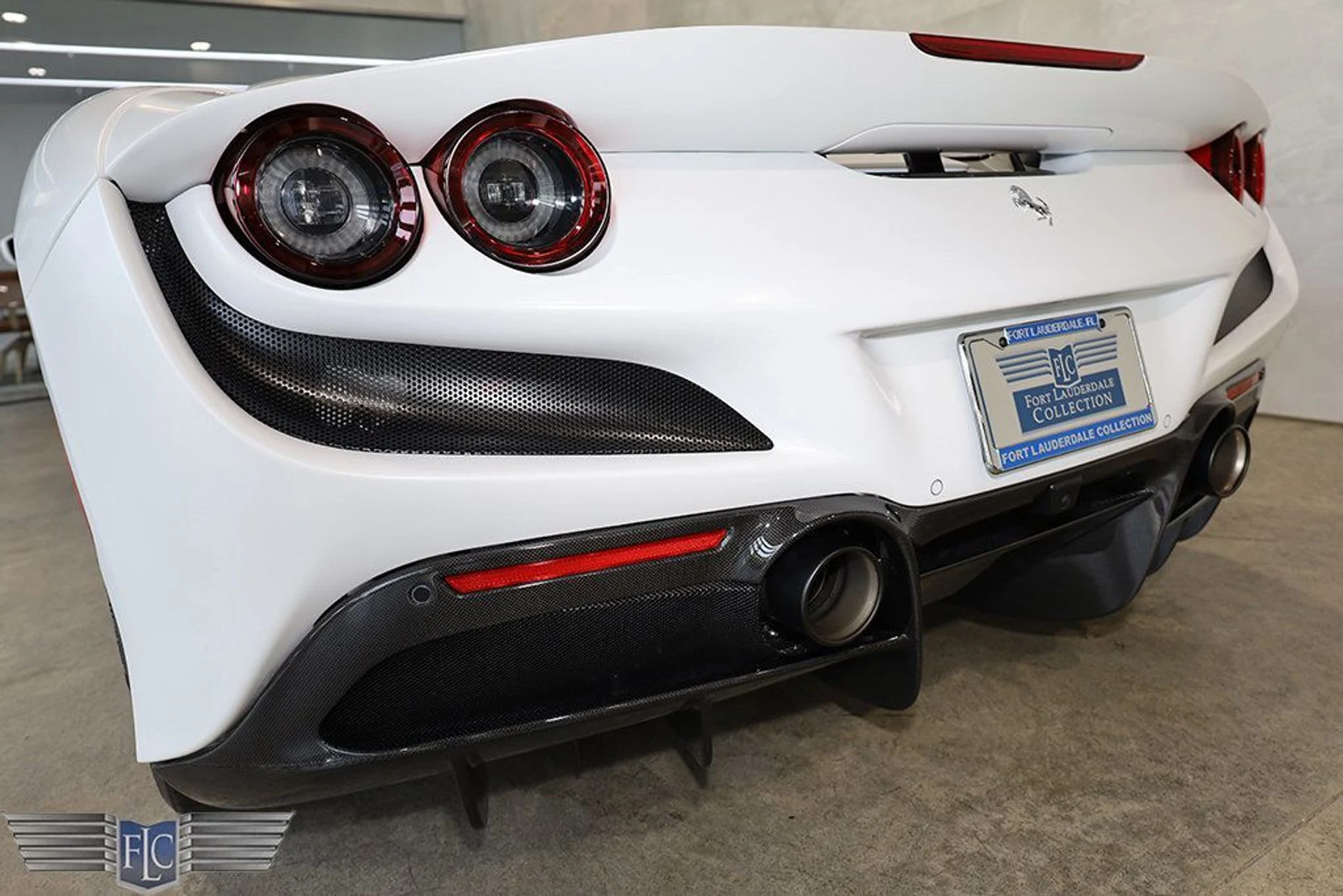 mph013_1652611732_used_2023_ferrari_f8_spider_convertible_9689_22910555_14_1024_eec41708e8